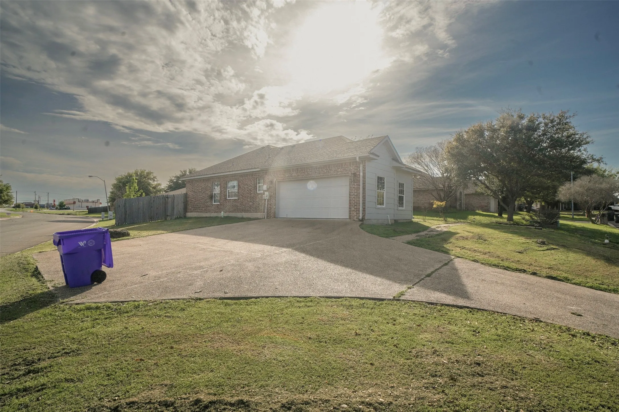 Single Family Residence For Sale in Mc Lennan County , 10100 Seville Court, Waco, Texas 76708, 3 Bedroom, 2 Bathroom, 2 Garage spaces, 1,651 Sqft, built in 2004, mls#21388216, Real Estate Agent in Waco, Homes For Sale in Mc Lennan county, Homes For Sale in Waco, Realtor in Waco Texas, Real Estate Brokerage Independent Realty Texas, Luminita Cordes Realtor