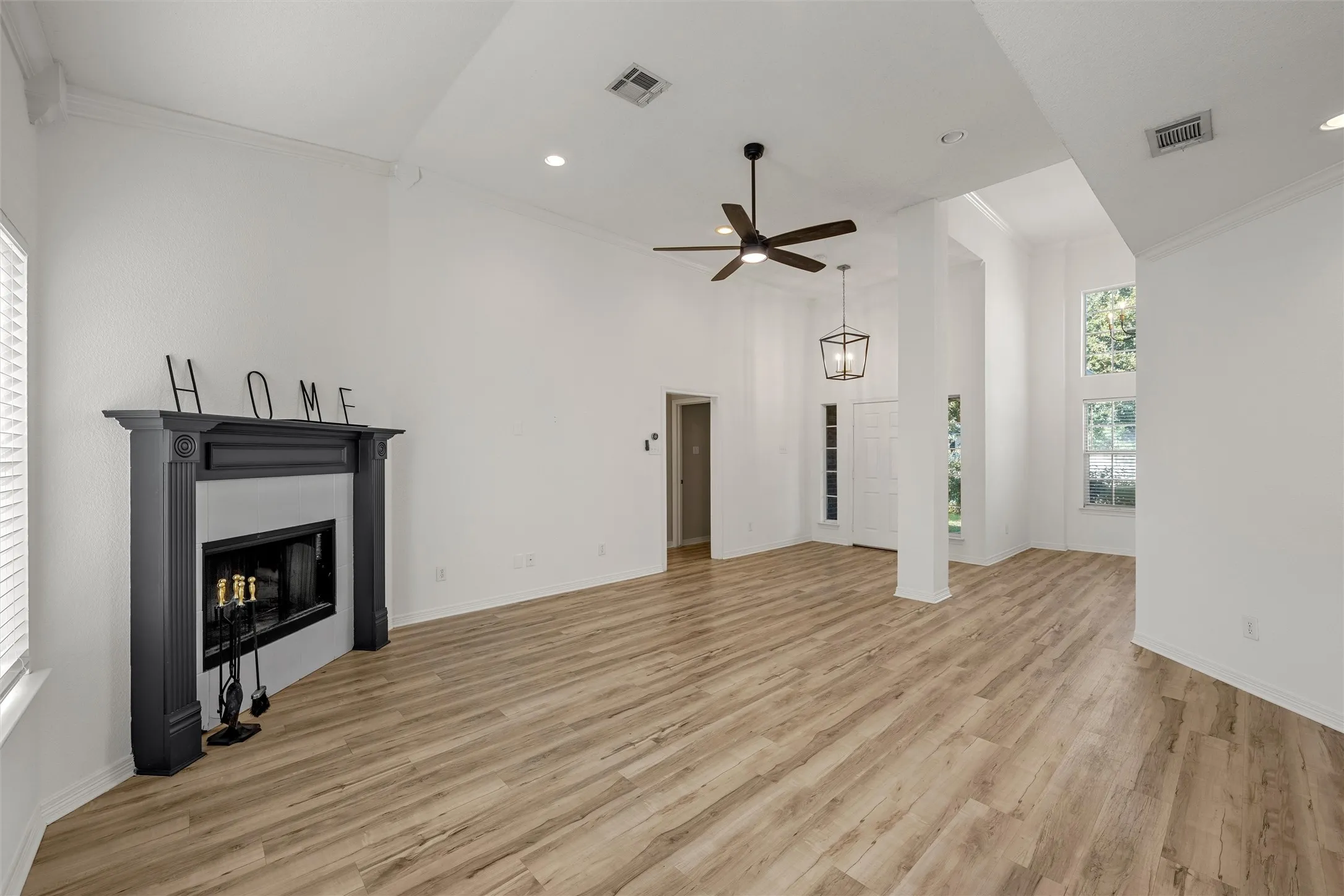 Single Family Residence For Sale in Mc Lennan County , 10100 Seville Court, Waco, Texas 76708, 3 Bedroom, 2 Bathroom, 2 Garage spaces, 1,651 Sqft, built in 2004, mls#21388216, Real Estate Agent in Waco, Homes For Sale in Mc Lennan county, Homes For Sale in Waco, Realtor in Waco Texas, Real Estate Brokerage Independent Realty Texas, Luminita Cordes Realtor