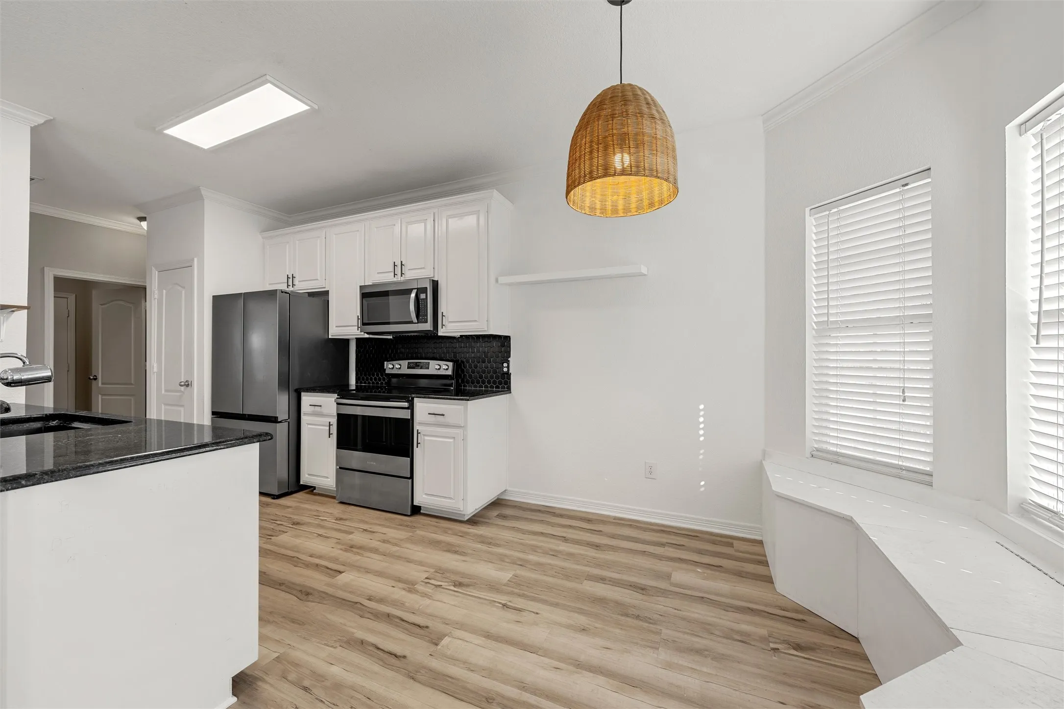 Single Family Residence For Sale in Mc Lennan County , 10100 Seville Court, Waco, Texas 76708, 3 Bedroom, 2 Bathroom, 2 Garage spaces, 1,651 Sqft, built in 2004, mls#21388216, Real Estate Agent in Waco, Homes For Sale in Mc Lennan county, Homes For Sale in Waco, Realtor in Waco Texas, Real Estate Brokerage Independent Realty Texas, Luminita Cordes Realtor