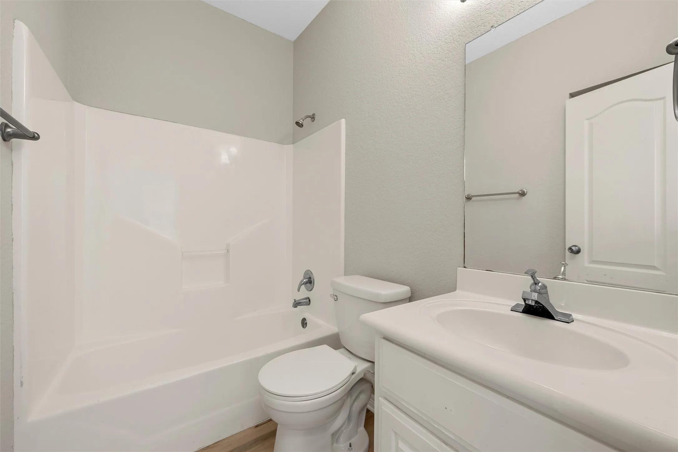 Single Family Residence For Sale in Mc Lennan County , 10100 Seville Court, Waco, Texas 76708, 3 Bedroom, 2 Bathroom, 2 Garage spaces, 1,651 Sqft, built in 2004, mls#21388216, Real Estate Agent in Waco, Homes For Sale in Mc Lennan county, Homes For Sale in Waco, Realtor in Waco Texas, Real Estate Brokerage Independent Realty Texas, Luminita Cordes Realtor