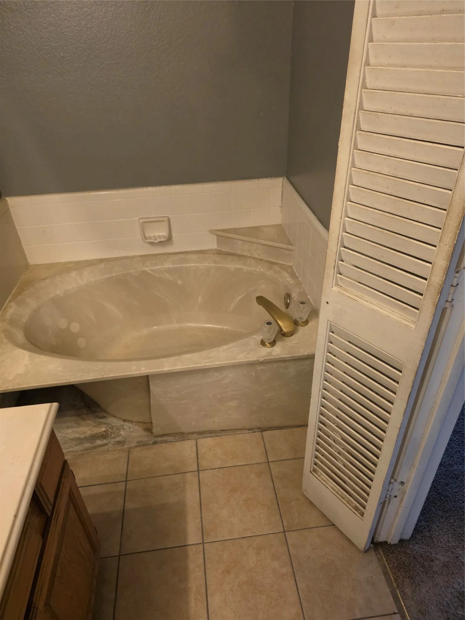 Single Family Residence For Sale in Dallas County , 405 Raintree Circle, De Soto, Texas 75115, 1 Bedroom, 3 Bathroom, 2 Garage spaces, 1,841 Sqft, built in 1986, mls#21378755, Real Estate Agent in De Soto, Homes For Sale in Dallas county, Homes For Sale in De Soto, Realtor in De Soto Texas, Real Estate Brokerage Independent Realty Texas, Luminita Cordes Realtor