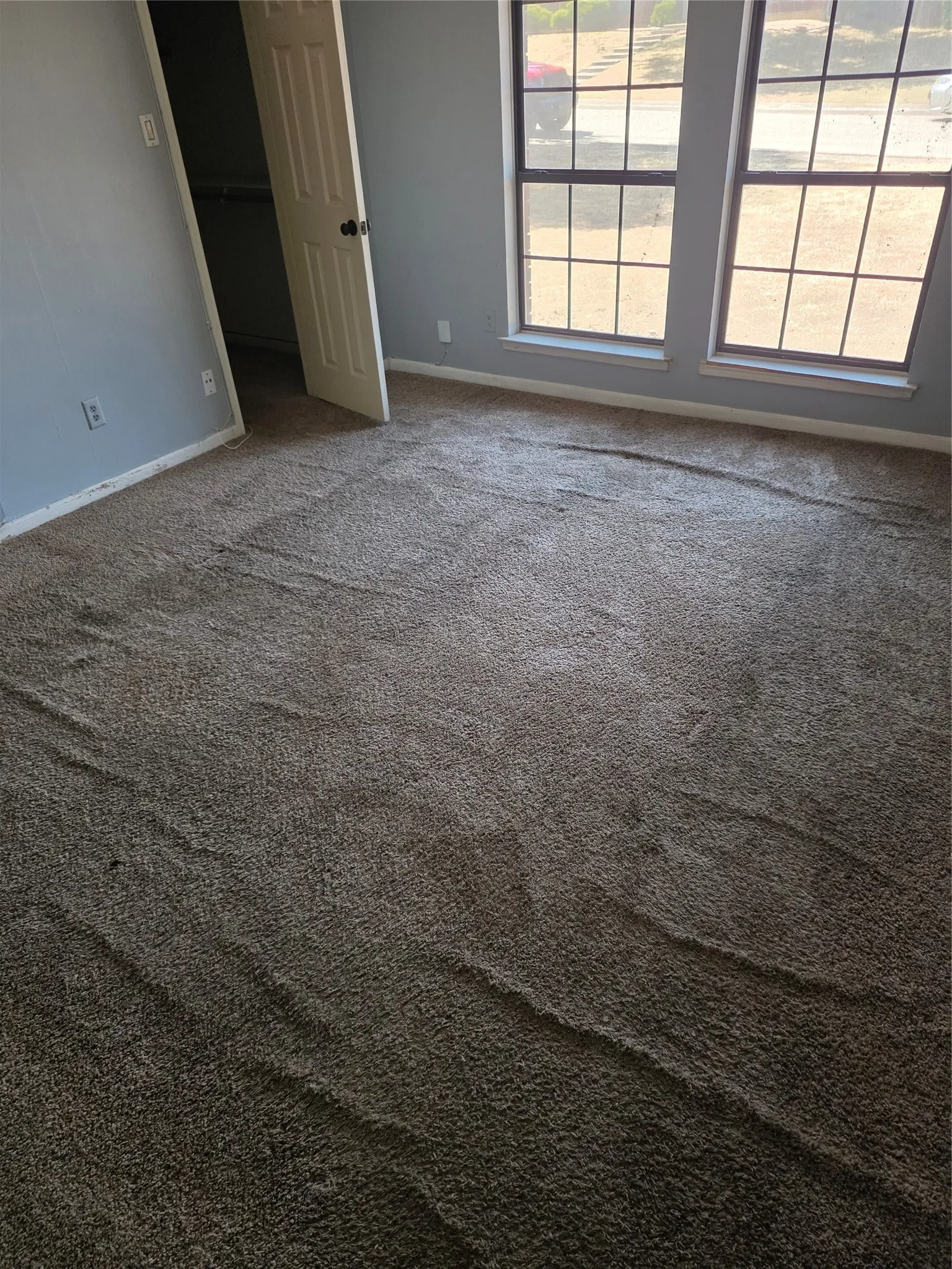 Single Family Residence For Sale in Dallas County , 405 Raintree Circle, De Soto, Texas 75115, 1 Bedroom, 3 Bathroom, 2 Garage spaces, 1,841 Sqft, built in 1986, mls#21378755, Real Estate Agent in De Soto, Homes For Sale in Dallas county, Homes For Sale in De Soto, Realtor in De Soto Texas, Real Estate Brokerage Independent Realty Texas, Luminita Cordes Realtor