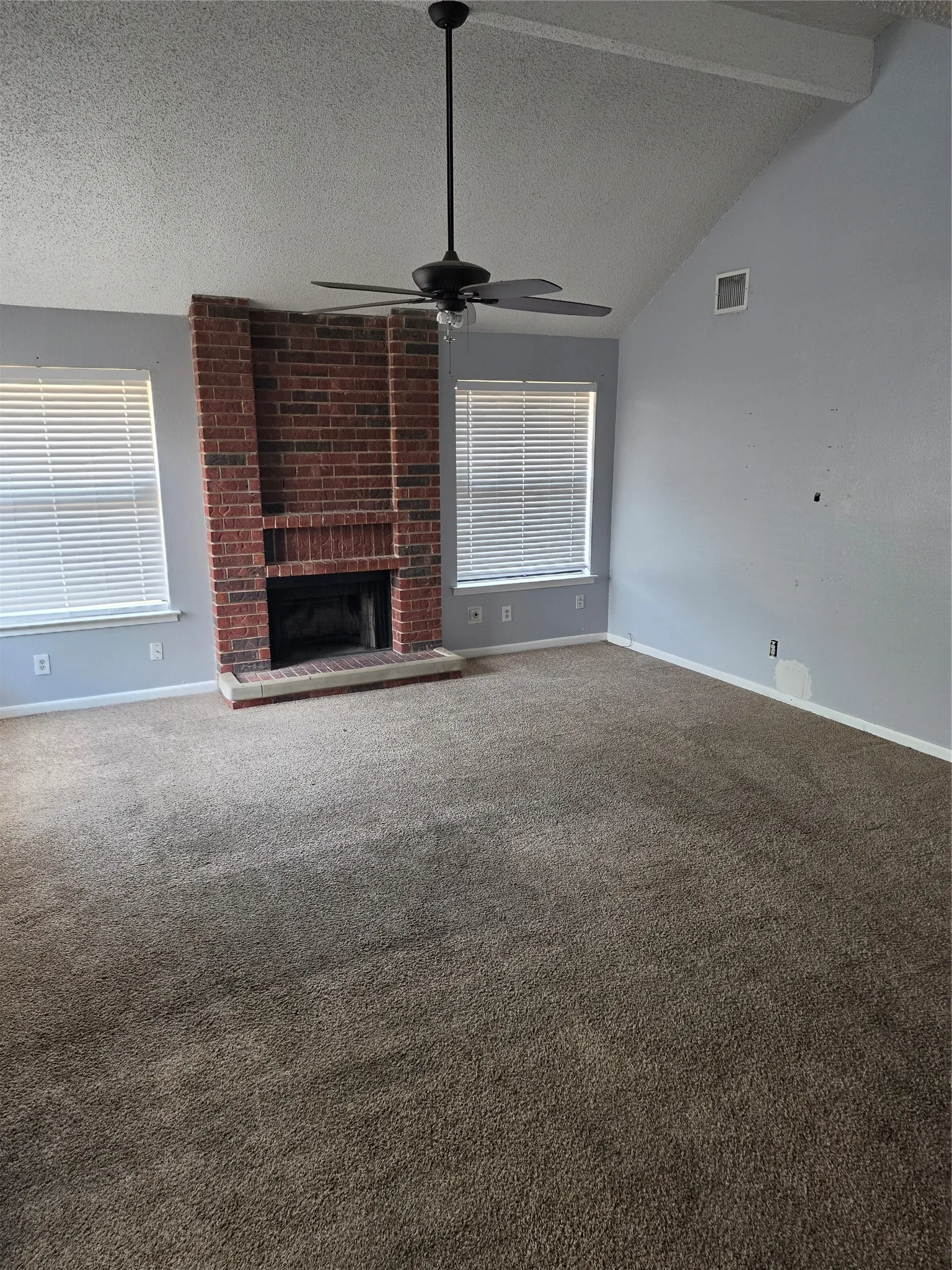 Single Family Residence For Sale in Dallas County , 405 Raintree Circle, De Soto, Texas 75115, 1 Bedroom, 3 Bathroom, 2 Garage spaces, 1,841 Sqft, built in 1986, mls#21378755, Real Estate Agent in De Soto, Homes For Sale in Dallas county, Homes For Sale in De Soto, Realtor in De Soto Texas, Real Estate Brokerage Independent Realty Texas, Luminita Cordes Realtor