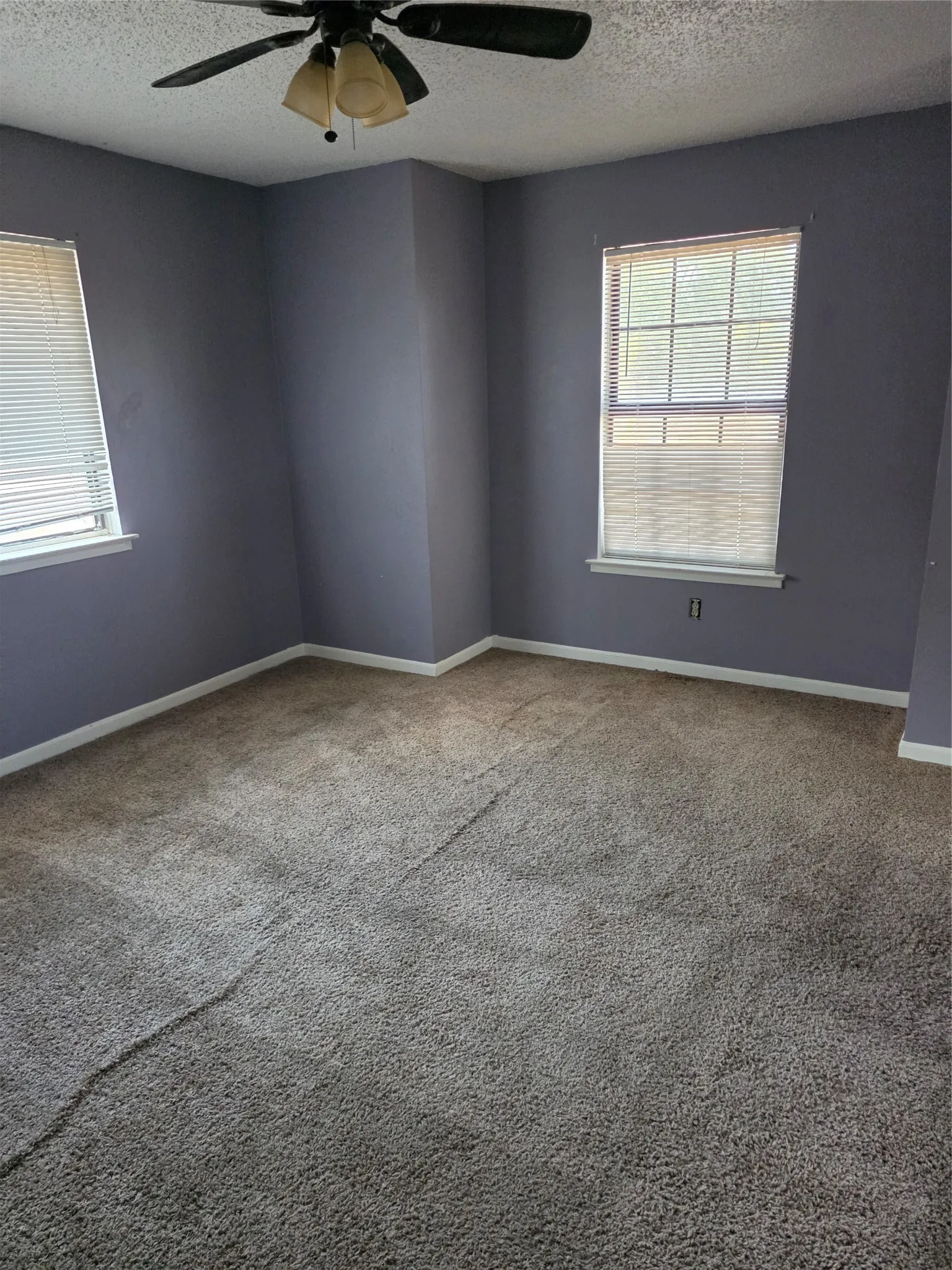 Single Family Residence For Sale in Dallas County , 405 Raintree Circle, De Soto, Texas 75115, 1 Bedroom, 3 Bathroom, 2 Garage spaces, 1,841 Sqft, built in 1986, mls#21378755, Real Estate Agent in De Soto, Homes For Sale in Dallas county, Homes For Sale in De Soto, Realtor in De Soto Texas, Real Estate Brokerage Independent Realty Texas, Luminita Cordes Realtor