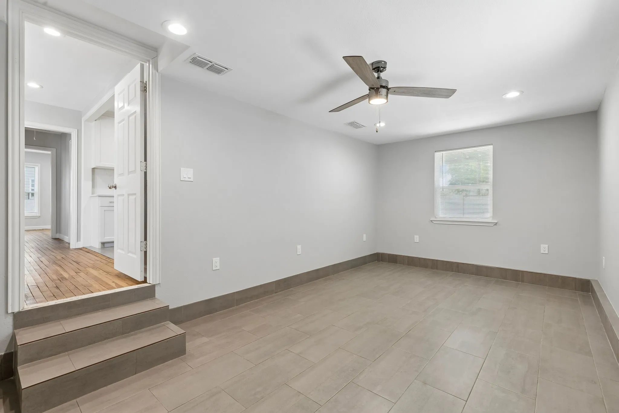 Single Family Residence For Rent in Dallas County , 3308 Inwood Road, Dallas, Texas 75235, 4 Bedroom, 2 Bathroom, Garage spaces, 1,196 Sqft, built in 1947, mls#21366782, Real Estate Agent in Dallas, Homes For Rent in Dallas county, Homes For Rent in Dallas, Realtor in Dallas Texas, Real Estate Brokerage Independent Realty Texas, Luminita Cordes Realtor