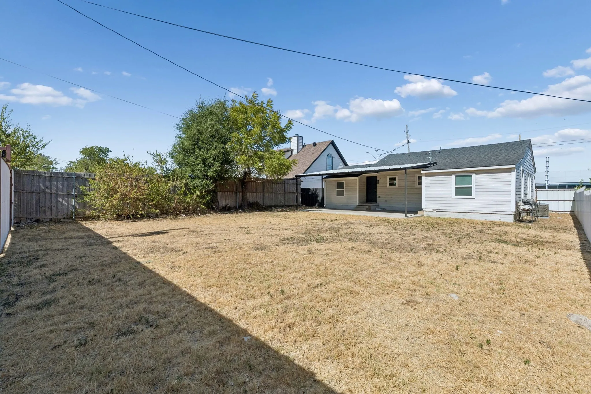 Single Family Residence For Rent in Dallas County , 3308 Inwood Road, Dallas, Texas 75235, 4 Bedroom, 2 Bathroom, Garage spaces, 1,196 Sqft, built in 1947, mls#21366782, Real Estate Agent in Dallas, Homes For Rent in Dallas county, Homes For Rent in Dallas, Realtor in Dallas Texas, Real Estate Brokerage Independent Realty Texas, Luminita Cordes Realtor