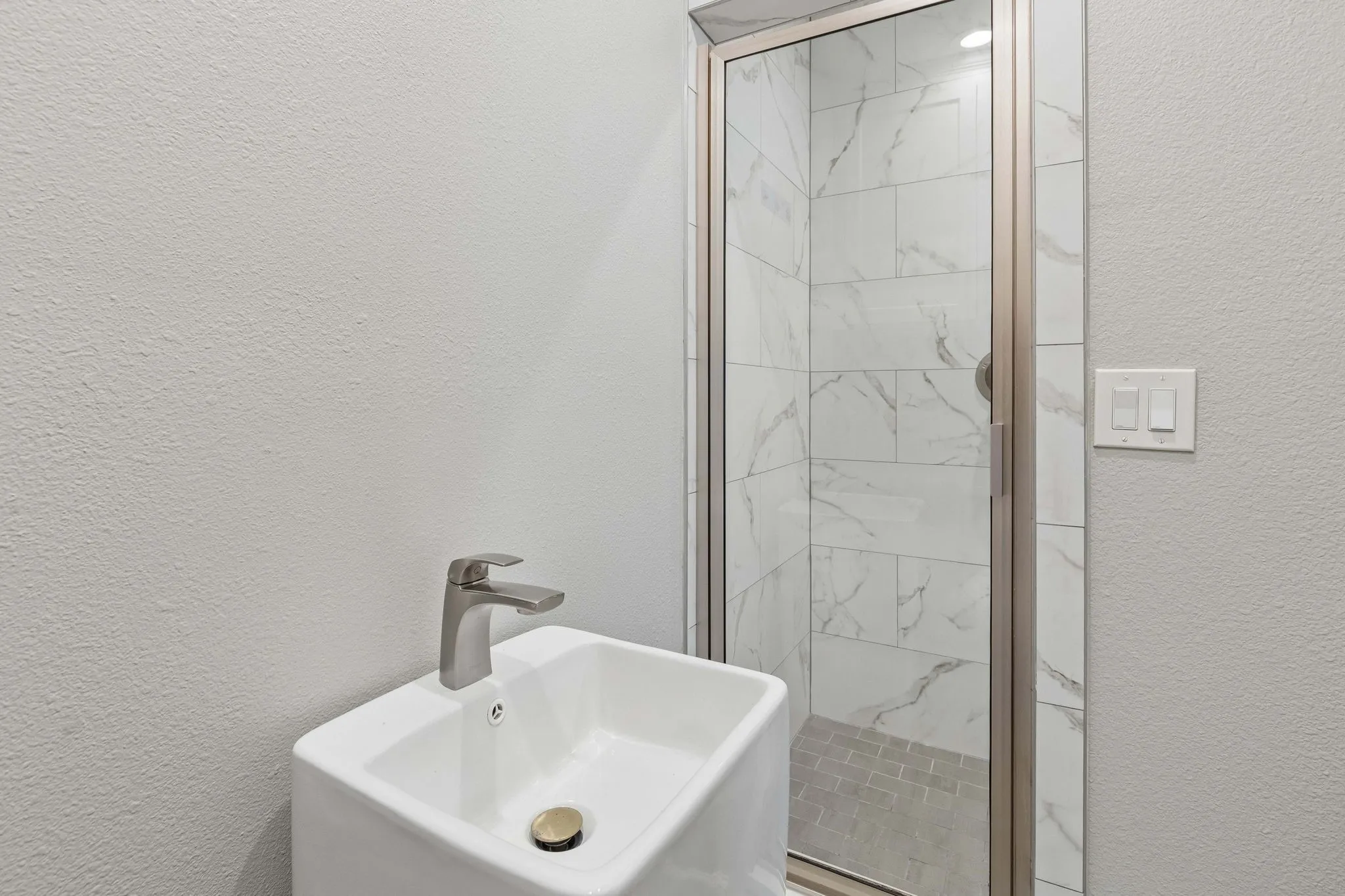 Single Family Residence For Rent in Dallas County , 3308 Inwood Road, Dallas, Texas 75235, 4 Bedroom, 2 Bathroom, Garage spaces, 1,196 Sqft, built in 1947, mls#21366782, Real Estate Agent in Dallas, Homes For Rent in Dallas county, Homes For Rent in Dallas, Realtor in Dallas Texas, Real Estate Brokerage Independent Realty Texas, Luminita Cordes Realtor