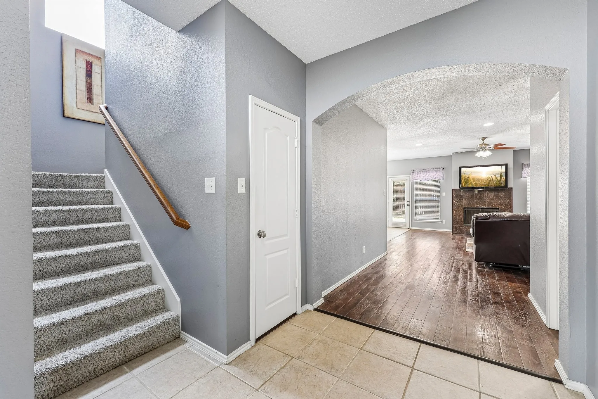 Single Family Residence For Rent in Tarrant County , 1910 Bentwood Court, Grapevine, Texas 76051, 4 Bedroom, 4 Bathroom, 2 Garage spaces, 3,008 Sqft, built in 2001, mls#21388472, Real Estate Agent in Grapevine, Homes For Rent in Tarrant county, Homes For Rent in Grapevine, Realtor in Grapevine Texas, Real Estate Brokerage Independent Realty Texas, Luminita Cordes Realtor