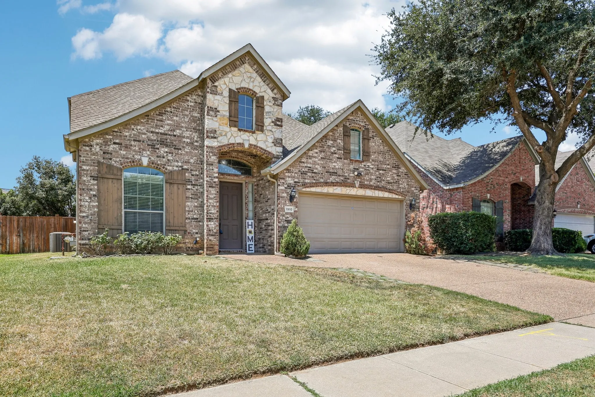 Single Family Residence For Rent in Tarrant County , 1910 Bentwood Court, Grapevine, Texas 76051, 4 Bedroom, 4 Bathroom, 2 Garage spaces, 3,008 Sqft, built in 2001, mls#21388472, Real Estate Agent in Grapevine, Homes For Rent in Tarrant county, Homes For Rent in Grapevine, Realtor in Grapevine Texas, Real Estate Brokerage Independent Realty Texas, Luminita Cordes Realtor