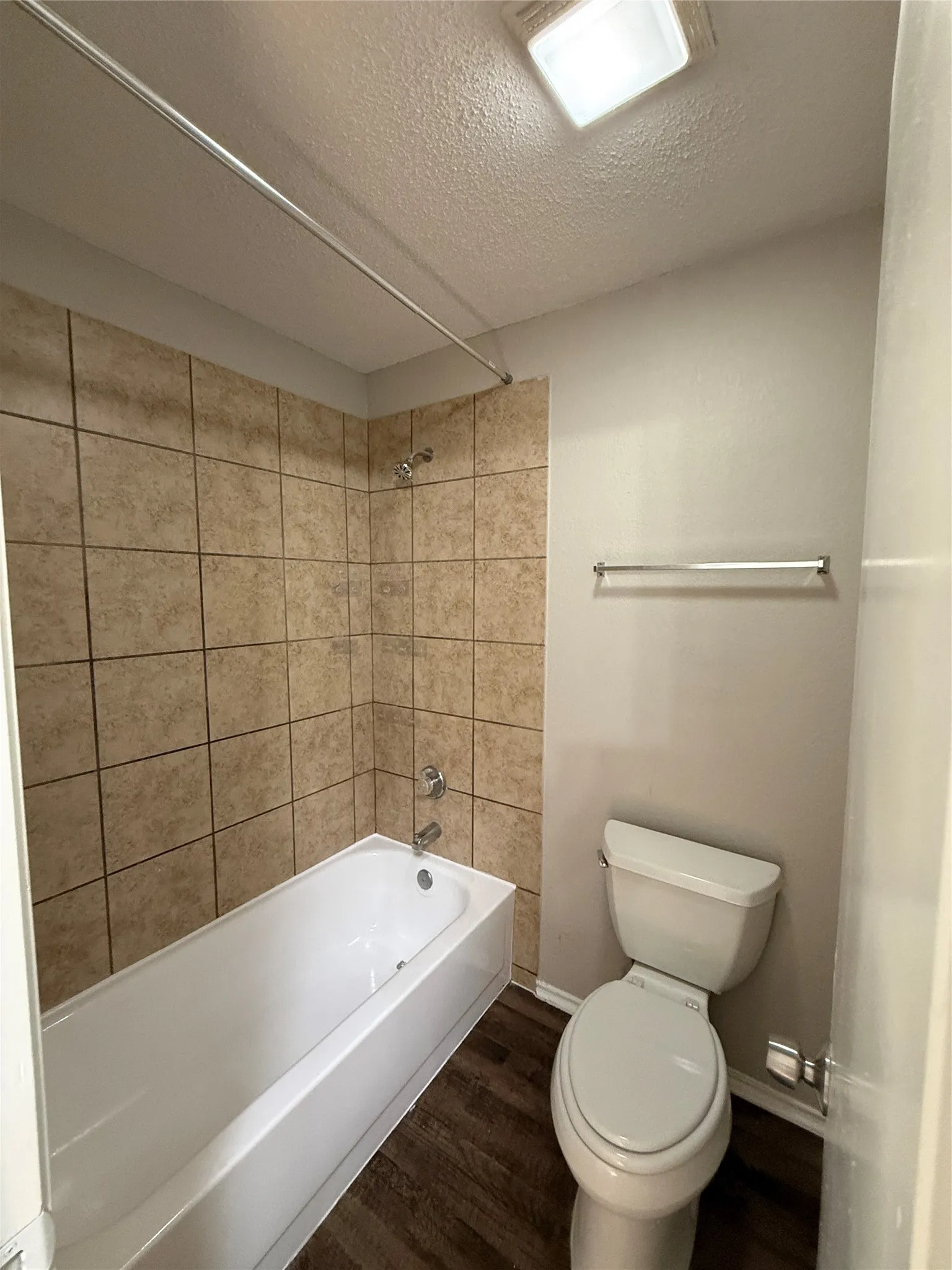 Single Family Residence For Rent in Dallas County , 1429 Wheatfield Drive, Mesquite, Texas 75149, 3 Bedroom, 2 Bathroom, 2 Garage spaces, 1,317 Sqft, built in 1986, mls#21388481, Real Estate Agent in Mesquite, Homes For Rent in Dallas county, Homes For Rent in Mesquite, Realtor in Mesquite Texas, Real Estate Brokerage Independent Realty Texas, Luminita Cordes Realtor