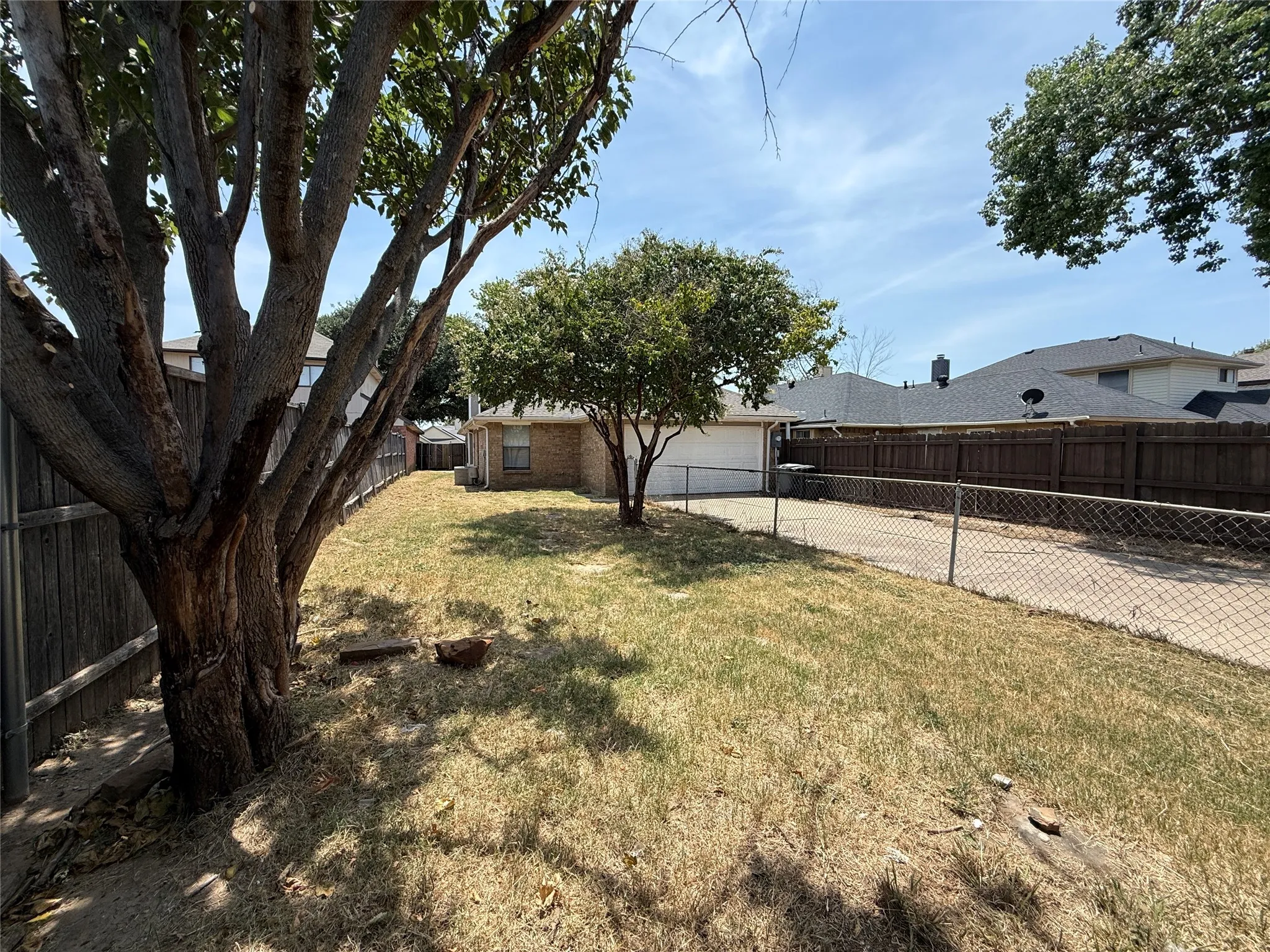 Single Family Residence For Rent in Dallas County , 1429 Wheatfield Drive, Mesquite, Texas 75149, 3 Bedroom, 2 Bathroom, 2 Garage spaces, 1,317 Sqft, built in 1986, mls#21388481, Real Estate Agent in Mesquite, Homes For Rent in Dallas county, Homes For Rent in Mesquite, Realtor in Mesquite Texas, Real Estate Brokerage Independent Realty Texas, Luminita Cordes Realtor
