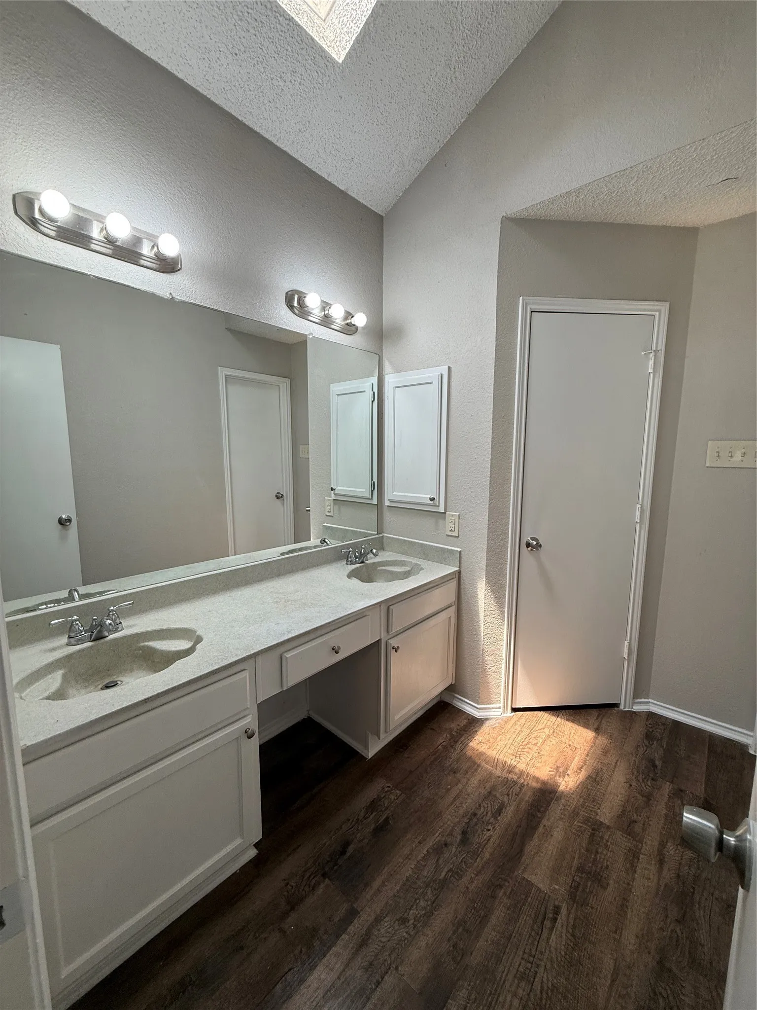 Single Family Residence For Rent in Dallas County , 1429 Wheatfield Drive, Mesquite, Texas 75149, 3 Bedroom, 2 Bathroom, 2 Garage spaces, 1,317 Sqft, built in 1986, mls#21388481, Real Estate Agent in Mesquite, Homes For Rent in Dallas county, Homes For Rent in Mesquite, Realtor in Mesquite Texas, Real Estate Brokerage Independent Realty Texas, Luminita Cordes Realtor
