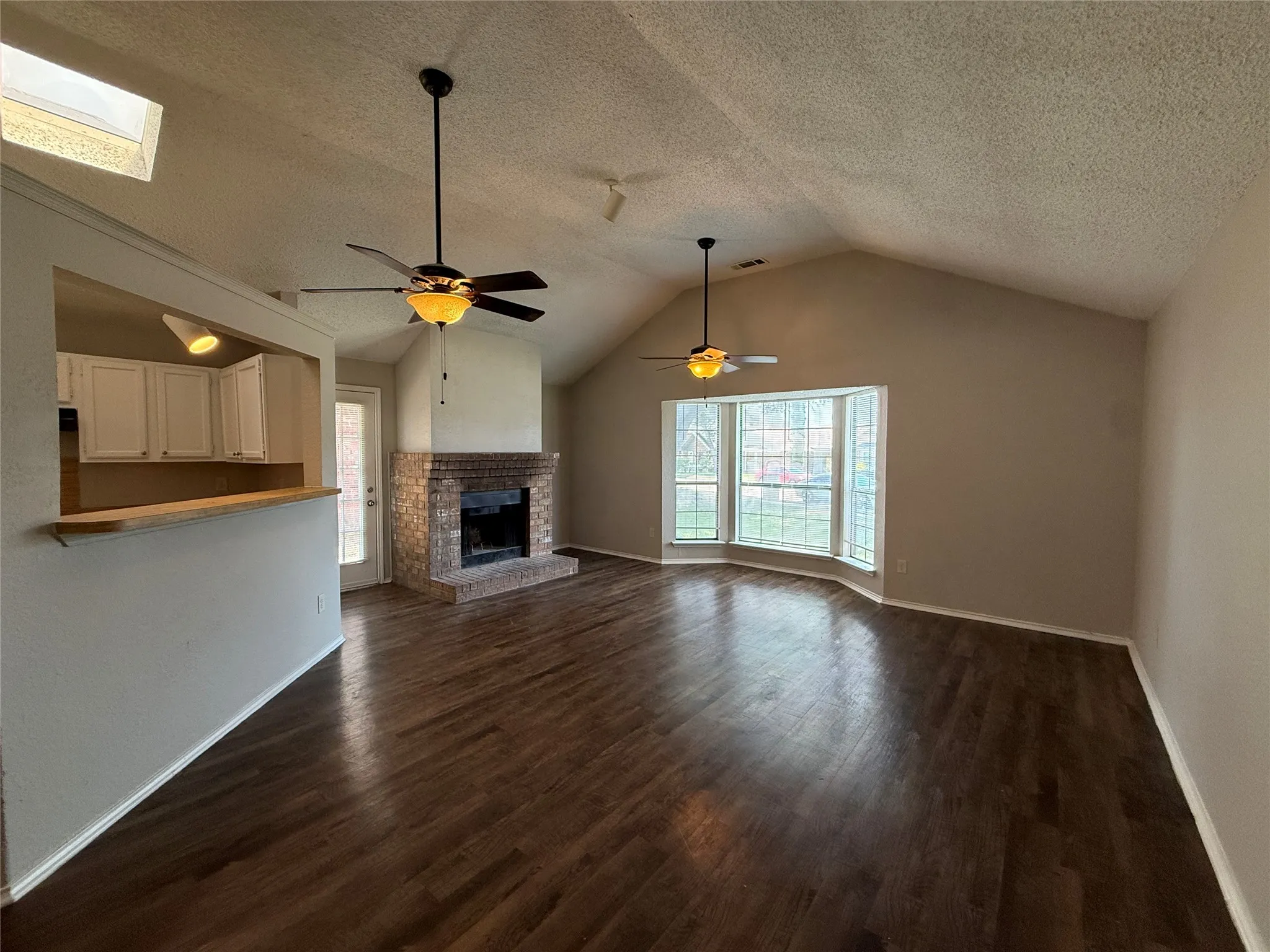 Single Family Residence For Rent in Dallas County , 1429 Wheatfield Drive, Mesquite, Texas 75149, 3 Bedroom, 2 Bathroom, 2 Garage spaces, 1,317 Sqft, built in 1986, mls#21388481, Real Estate Agent in Mesquite, Homes For Rent in Dallas county, Homes For Rent in Mesquite, Realtor in Mesquite Texas, Real Estate Brokerage Independent Realty Texas, Luminita Cordes Realtor