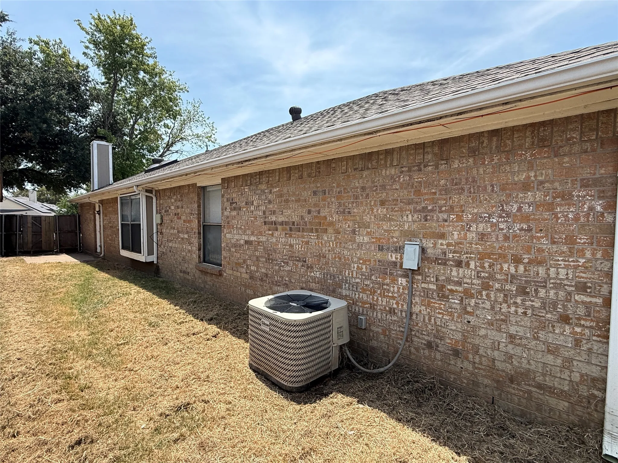 Single Family Residence For Rent in Dallas County , 1429 Wheatfield Drive, Mesquite, Texas 75149, 3 Bedroom, 2 Bathroom, 2 Garage spaces, 1,317 Sqft, built in 1986, mls#21388481, Real Estate Agent in Mesquite, Homes For Rent in Dallas county, Homes For Rent in Mesquite, Realtor in Mesquite Texas, Real Estate Brokerage Independent Realty Texas, Luminita Cordes Realtor
