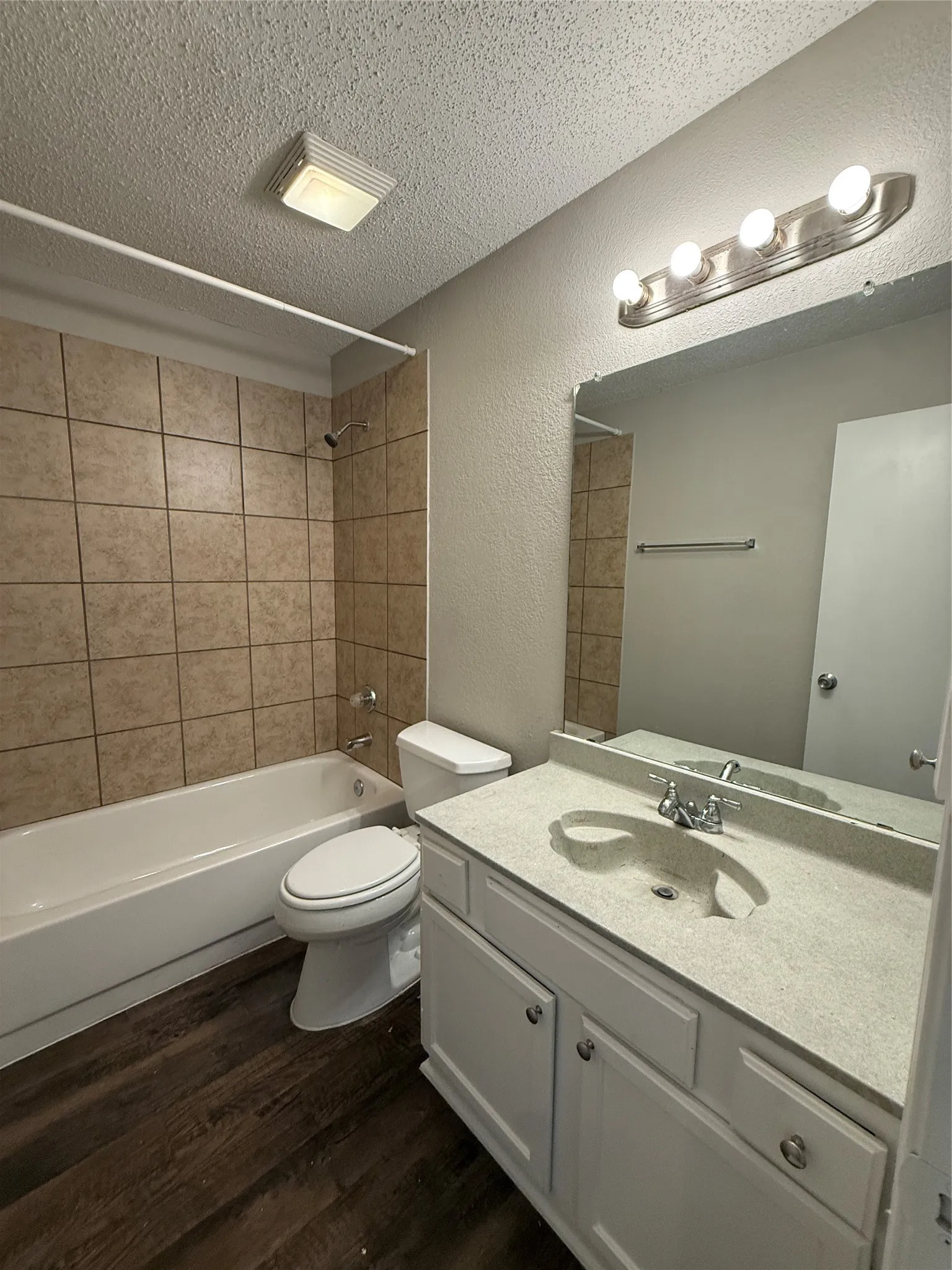 Single Family Residence For Rent in Dallas County , 1429 Wheatfield Drive, Mesquite, Texas 75149, 3 Bedroom, 2 Bathroom, 2 Garage spaces, 1,317 Sqft, built in 1986, mls#21388481, Real Estate Agent in Mesquite, Homes For Rent in Dallas county, Homes For Rent in Mesquite, Realtor in Mesquite Texas, Real Estate Brokerage Independent Realty Texas, Luminita Cordes Realtor
