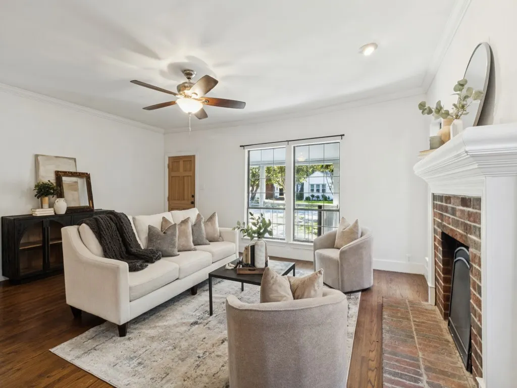 Single Family Residence For Sale in Dallas County , 6307 Palo Pinto Avenue, Dallas, Texas 75214, 3 Bedroom, 2 Bathroom, 1 Garage spaces, 1,958 Sqft, built in 1924, mls#21388478, Real Estate Agent in Dallas, Homes For Sale in Dallas county, Homes For Sale in Dallas, Realtor in Dallas Texas, Real Estate Brokerage Independent Realty Texas, Luminita Cordes Realtor
