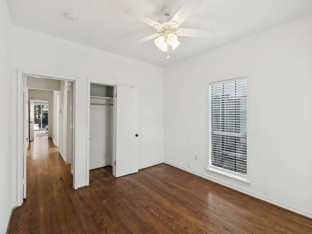 Single Family Residence For Sale in Dallas County , 6307 Palo Pinto Avenue, Dallas, Texas 75214, 3 Bedroom, 2 Bathroom, 1 Garage spaces, 1,958 Sqft, built in 1924, mls#21388478, Real Estate Agent in Dallas, Homes For Sale in Dallas county, Homes For Sale in Dallas, Realtor in Dallas Texas, Real Estate Brokerage Independent Realty Texas, Luminita Cordes Realtor