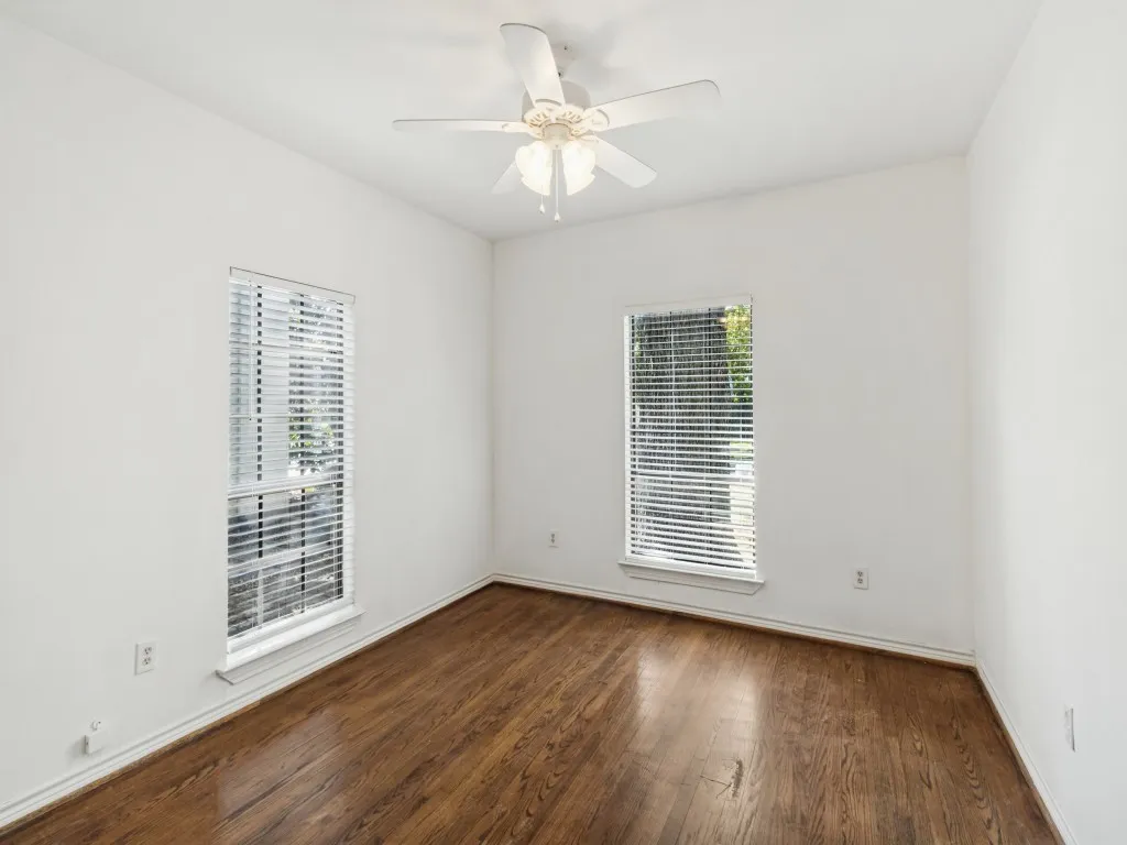 Single Family Residence For Sale in Dallas County , 6307 Palo Pinto Avenue, Dallas, Texas 75214, 3 Bedroom, 2 Bathroom, 1 Garage spaces, 1,958 Sqft, built in 1924, mls#21388478, Real Estate Agent in Dallas, Homes For Sale in Dallas county, Homes For Sale in Dallas, Realtor in Dallas Texas, Real Estate Brokerage Independent Realty Texas, Luminita Cordes Realtor