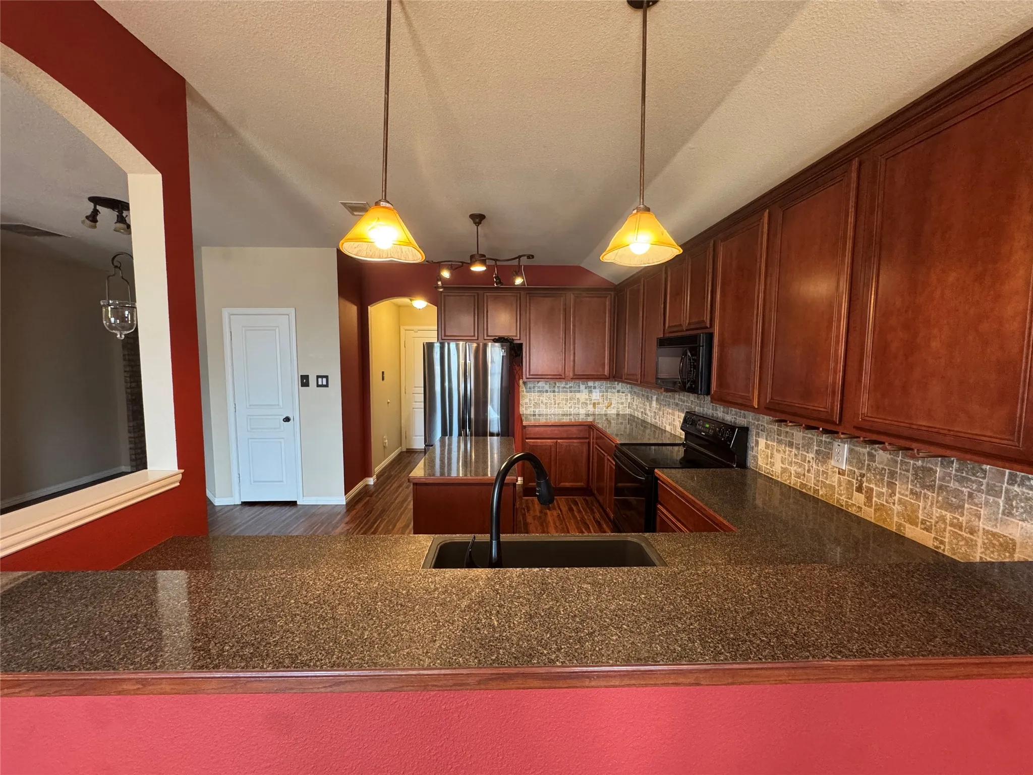 Single Family Residence For Rent in Tarrant County , 9909 Fressia Lane, Fort Worth, Texas 76108, 3 Bedroom, 2 Bathroom, 2 Garage spaces, 1,970 Sqft, built in 2005, mls#21388491, Real Estate Agent in Fort Worth, Homes For Rent in Tarrant county, Homes For Rent in Fort Worth, Realtor in Fort Worth Texas, Real Estate Brokerage Independent Realty Texas, Luminita Cordes Realtor