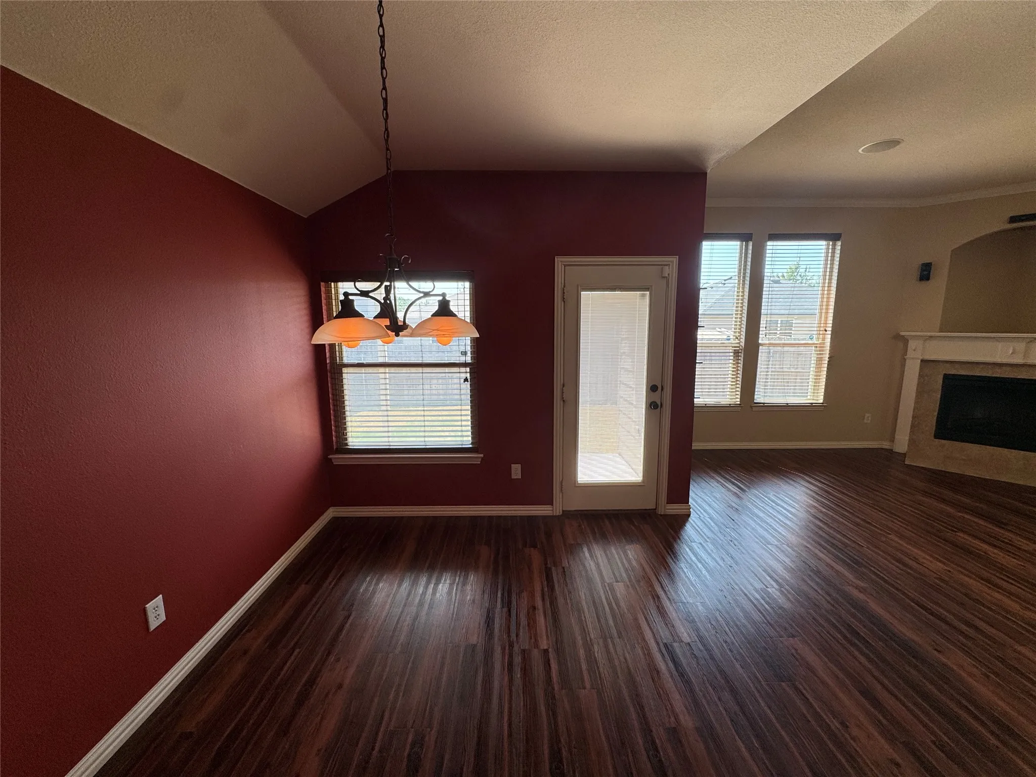 Single Family Residence For Rent in Tarrant County , 9909 Fressia Lane, Fort Worth, Texas 76108, 3 Bedroom, 2 Bathroom, 2 Garage spaces, 1,970 Sqft, built in 2005, mls#21388491, Real Estate Agent in Fort Worth, Homes For Rent in Tarrant county, Homes For Rent in Fort Worth, Realtor in Fort Worth Texas, Real Estate Brokerage Independent Realty Texas, Luminita Cordes Realtor