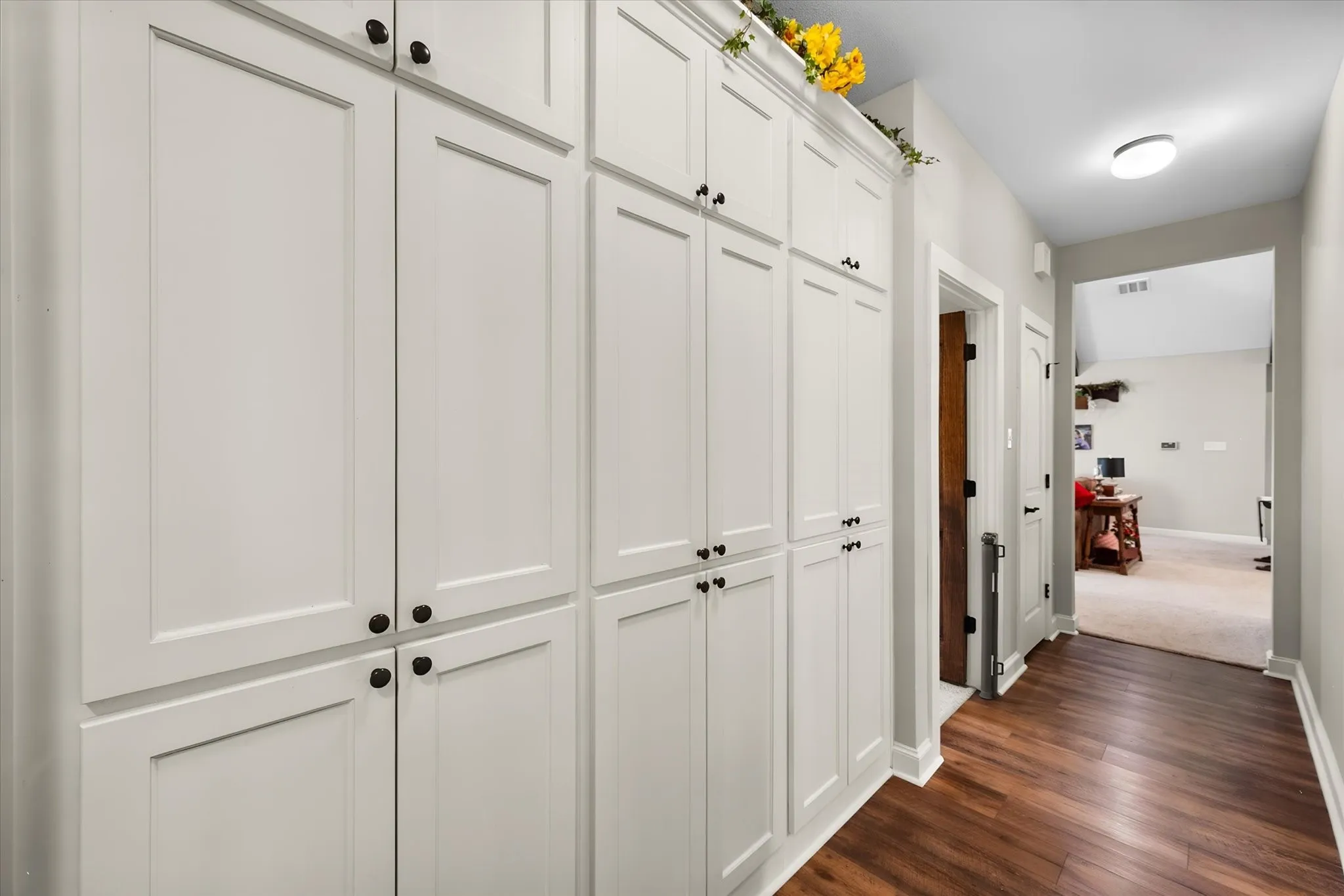 Single Family Residence For Sale in Navarro County , 529 La Bota, Corsicana, Texas 75109, 3 Bedroom, 3 Bathroom, 3 Garage spaces, 2,950 Sqft, built in 2020, mls#21387885, Real Estate Agent in Corsicana, Homes For Sale in Navarro county, Homes For Sale in Corsicana, Realtor in Corsicana Texas, Real Estate Brokerage Independent Realty Texas, Luminita Cordes Realtor