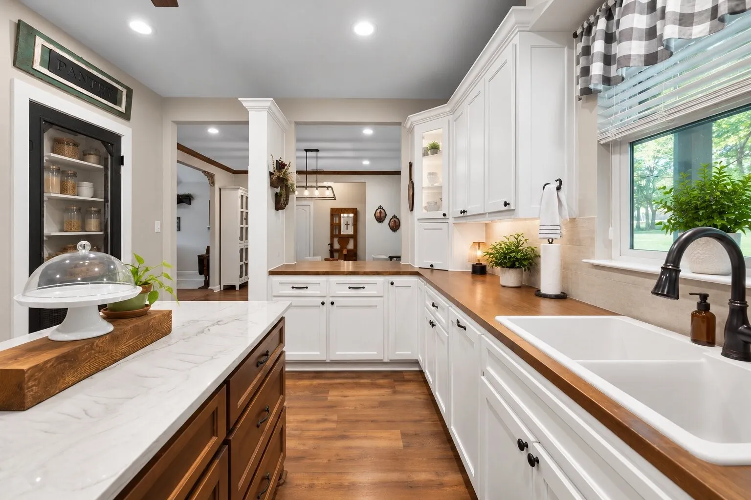 Single Family Residence For Sale in Navarro County , 529 La Bota, Corsicana, Texas 75109, 3 Bedroom, 3 Bathroom, 3 Garage spaces, 2,950 Sqft, built in 2020, mls#21387885, Real Estate Agent in Corsicana, Homes For Sale in Navarro county, Homes For Sale in Corsicana, Realtor in Corsicana Texas, Real Estate Brokerage Independent Realty Texas, Luminita Cordes Realtor