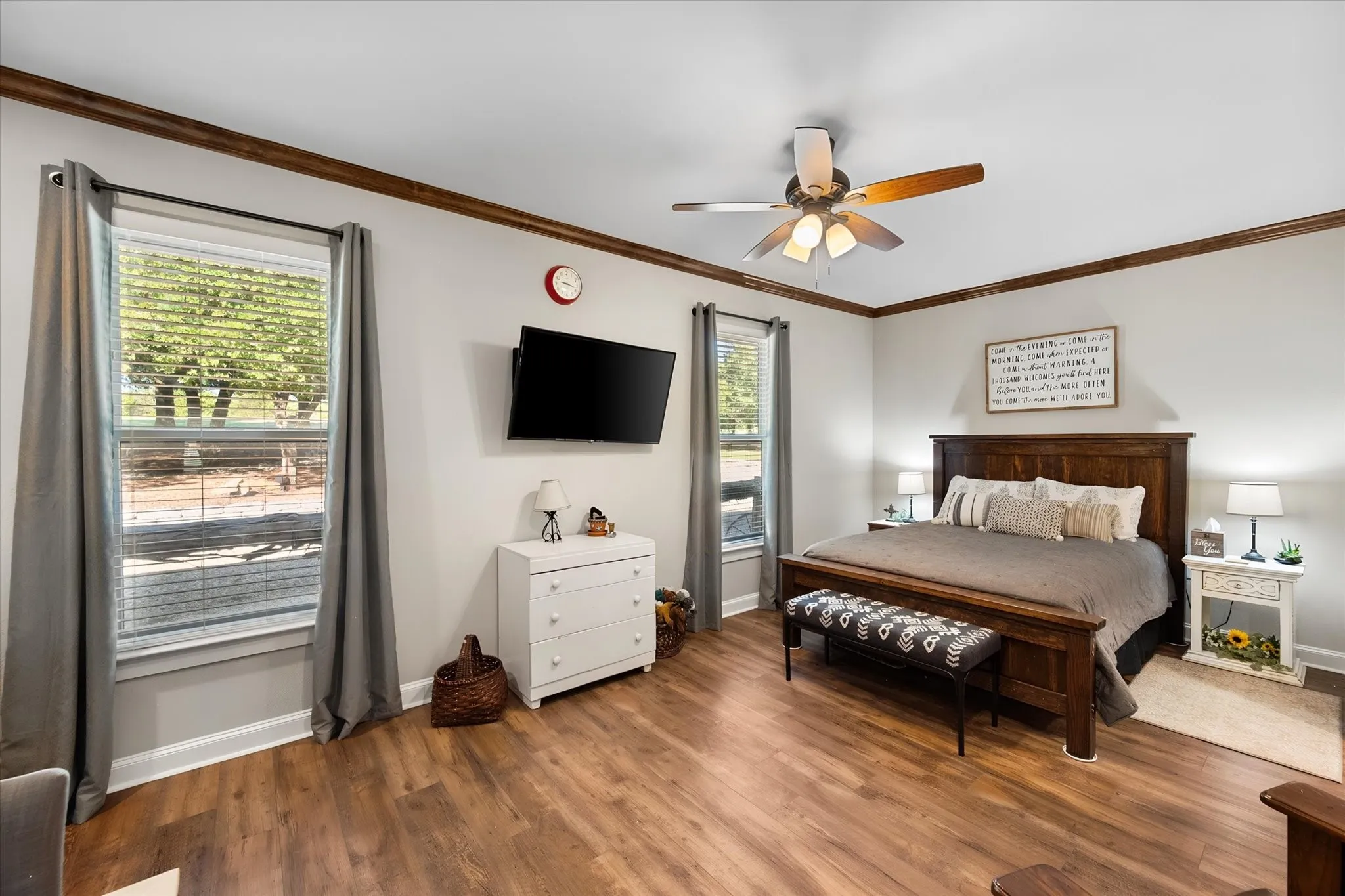 Single Family Residence For Sale in Navarro County , 529 La Bota, Corsicana, Texas 75109, 3 Bedroom, 3 Bathroom, 3 Garage spaces, 2,950 Sqft, built in 2020, mls#21387885, Real Estate Agent in Corsicana, Homes For Sale in Navarro county, Homes For Sale in Corsicana, Realtor in Corsicana Texas, Real Estate Brokerage Independent Realty Texas, Luminita Cordes Realtor