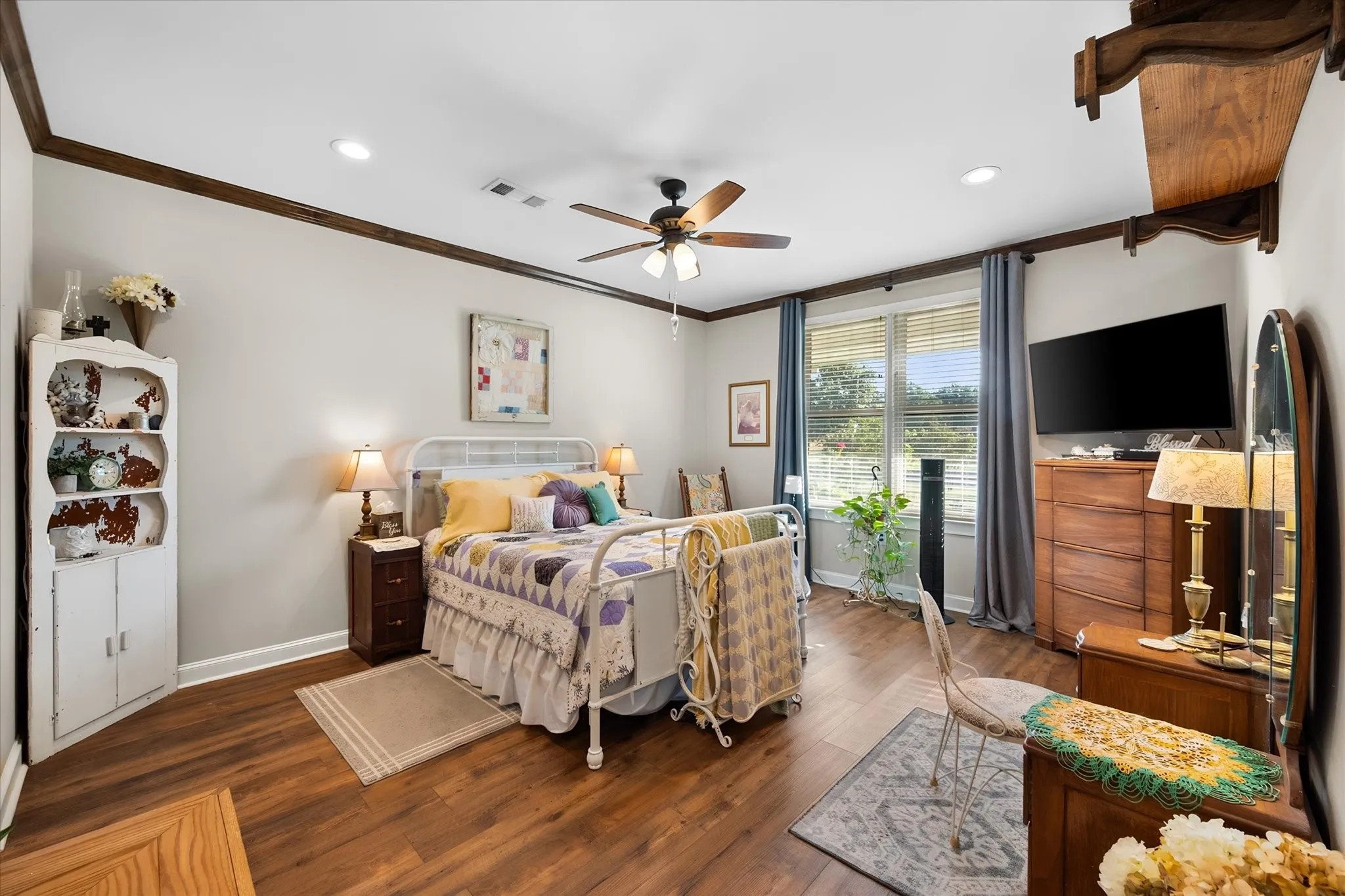 Single Family Residence For Sale in Navarro County , 529 La Bota, Corsicana, Texas 75109, 3 Bedroom, 3 Bathroom, 3 Garage spaces, 2,950 Sqft, built in 2020, mls#21387885, Real Estate Agent in Corsicana, Homes For Sale in Navarro county, Homes For Sale in Corsicana, Realtor in Corsicana Texas, Real Estate Brokerage Independent Realty Texas, Luminita Cordes Realtor