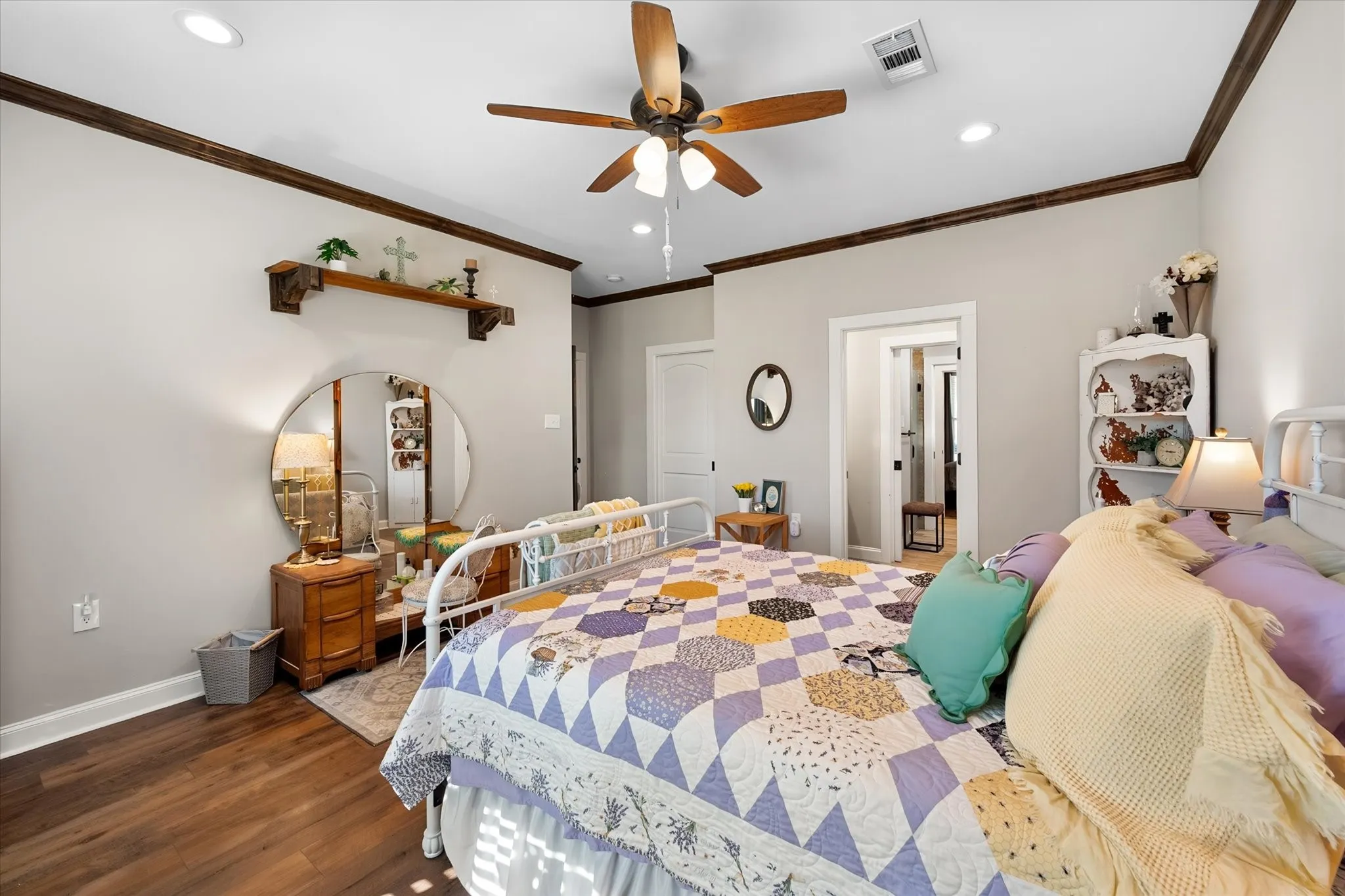 Single Family Residence For Sale in Navarro County , 529 La Bota, Corsicana, Texas 75109, 3 Bedroom, 3 Bathroom, 3 Garage spaces, 2,950 Sqft, built in 2020, mls#21387885, Real Estate Agent in Corsicana, Homes For Sale in Navarro county, Homes For Sale in Corsicana, Realtor in Corsicana Texas, Real Estate Brokerage Independent Realty Texas, Luminita Cordes Realtor