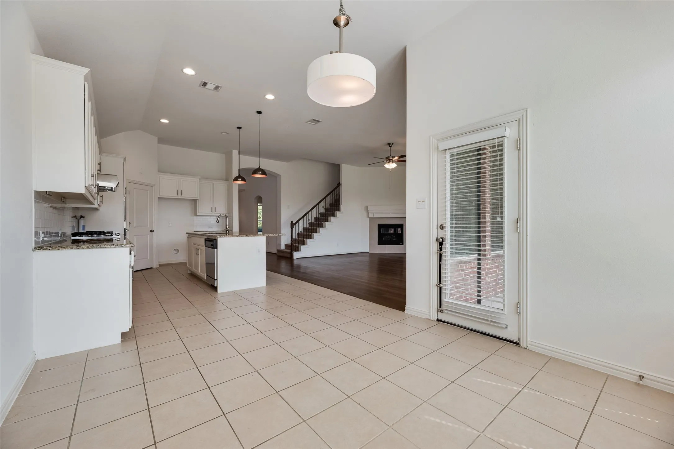 Single Family Residence For Rent in Collin County , 812 Overton Avenue, Celina, Texas 75009, 4 Bedroom, 3 Bathroom, 3 Garage spaces, 3,167 Sqft, built in 2017, mls#21388369, Real Estate Agent in Celina, Homes For Rent in Collin county, Homes For Rent in Celina, Realtor in Celina Texas, Real Estate Brokerage Independent Realty Texas, Luminita Cordes Realtor