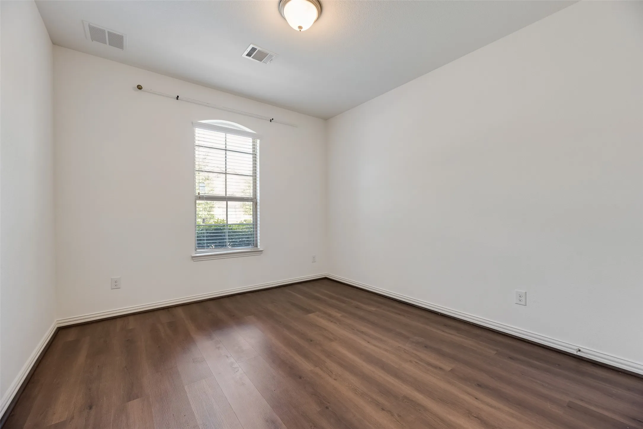 Single Family Residence For Rent in Collin County , 812 Overton Avenue, Celina, Texas 75009, 4 Bedroom, 3 Bathroom, 3 Garage spaces, 3,167 Sqft, built in 2017, mls#21388369, Real Estate Agent in Celina, Homes For Rent in Collin county, Homes For Rent in Celina, Realtor in Celina Texas, Real Estate Brokerage Independent Realty Texas, Luminita Cordes Realtor