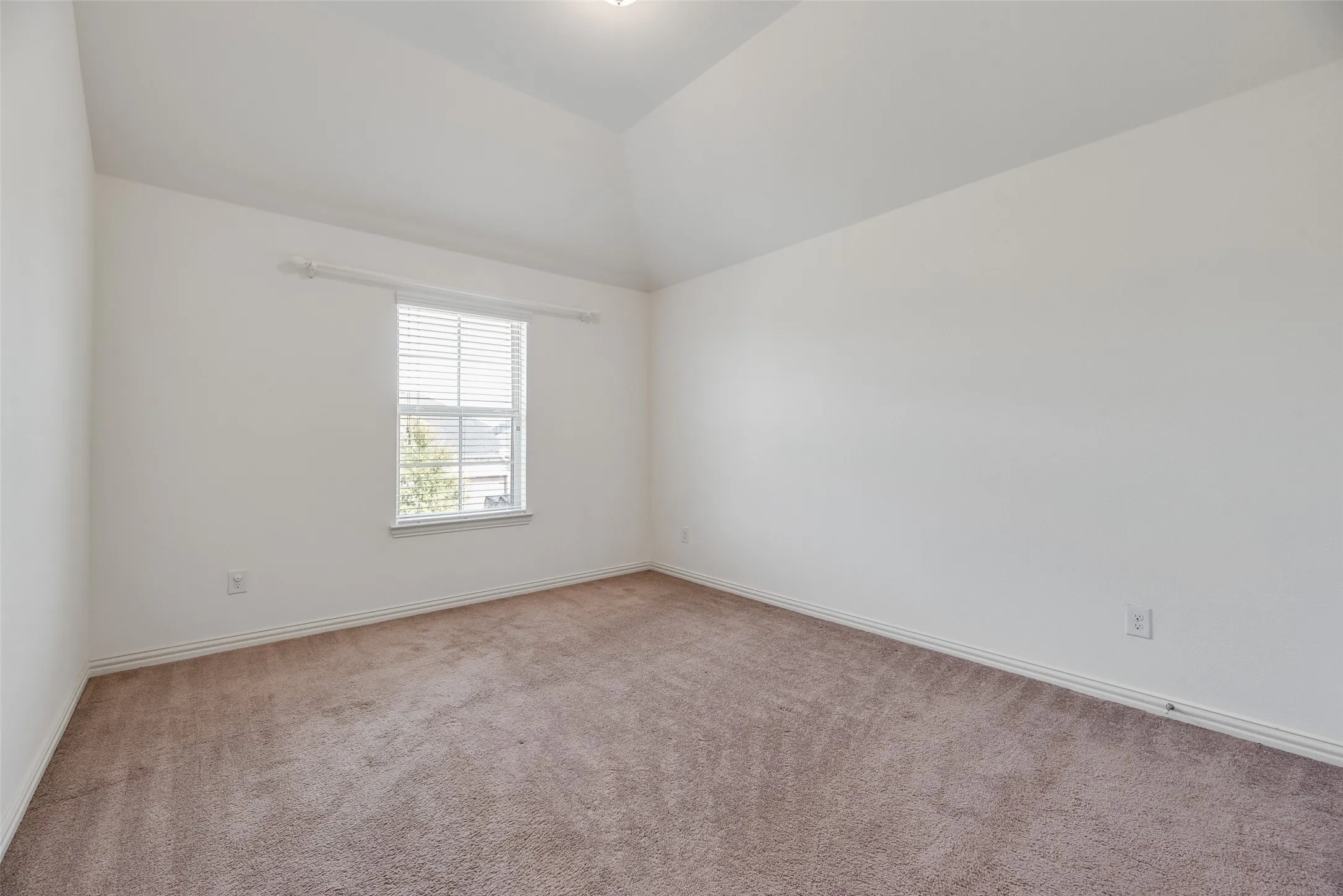 Single Family Residence For Rent in Collin County , 812 Overton Avenue, Celina, Texas 75009, 4 Bedroom, 3 Bathroom, 3 Garage spaces, 3,167 Sqft, built in 2017, mls#21388369, Real Estate Agent in Celina, Homes For Rent in Collin county, Homes For Rent in Celina, Realtor in Celina Texas, Real Estate Brokerage Independent Realty Texas, Luminita Cordes Realtor