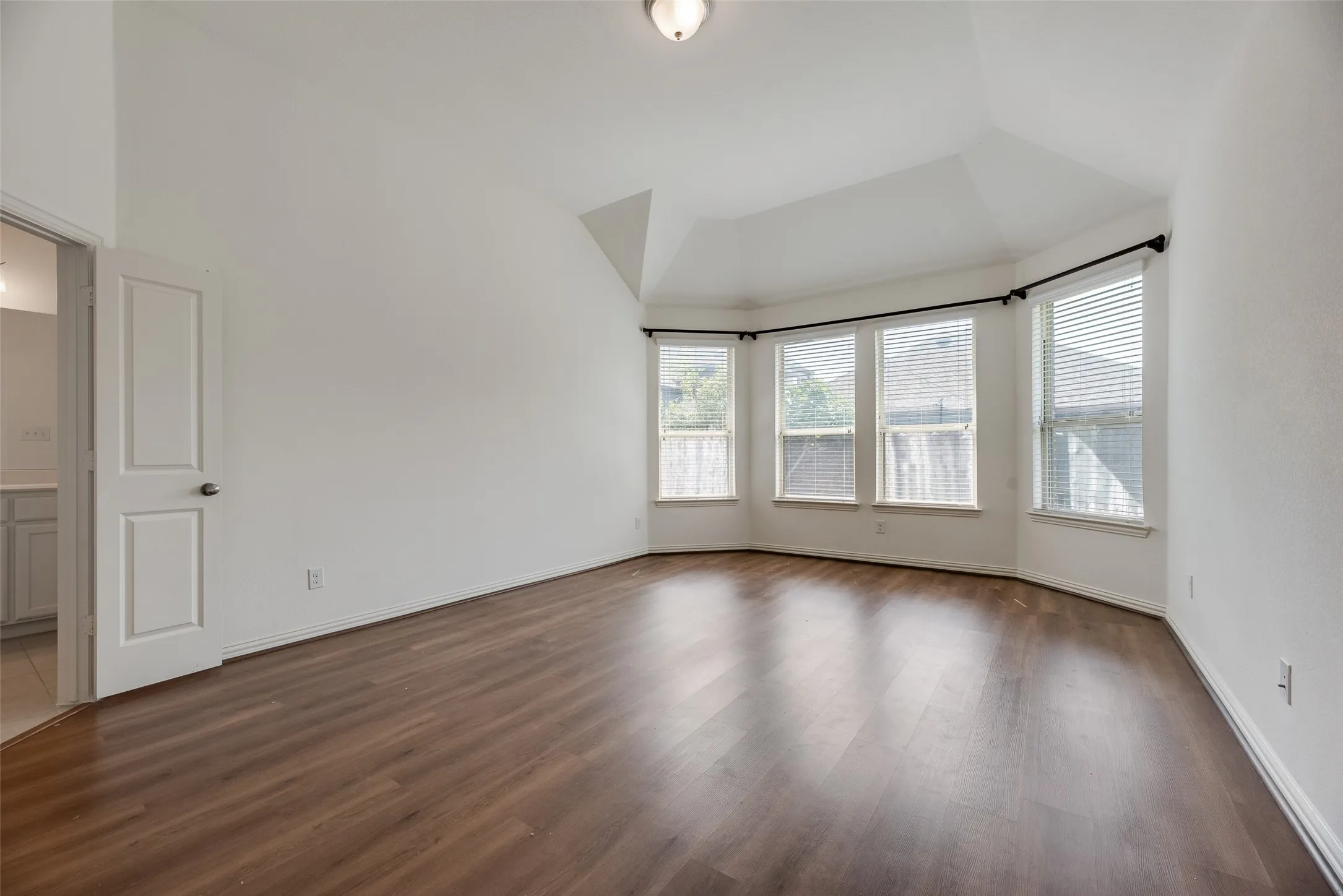 Single Family Residence For Rent in Collin County , 812 Overton Avenue, Celina, Texas 75009, 4 Bedroom, 3 Bathroom, 3 Garage spaces, 3,167 Sqft, built in 2017, mls#21388369, Real Estate Agent in Celina, Homes For Rent in Collin county, Homes For Rent in Celina, Realtor in Celina Texas, Real Estate Brokerage Independent Realty Texas, Luminita Cordes Realtor