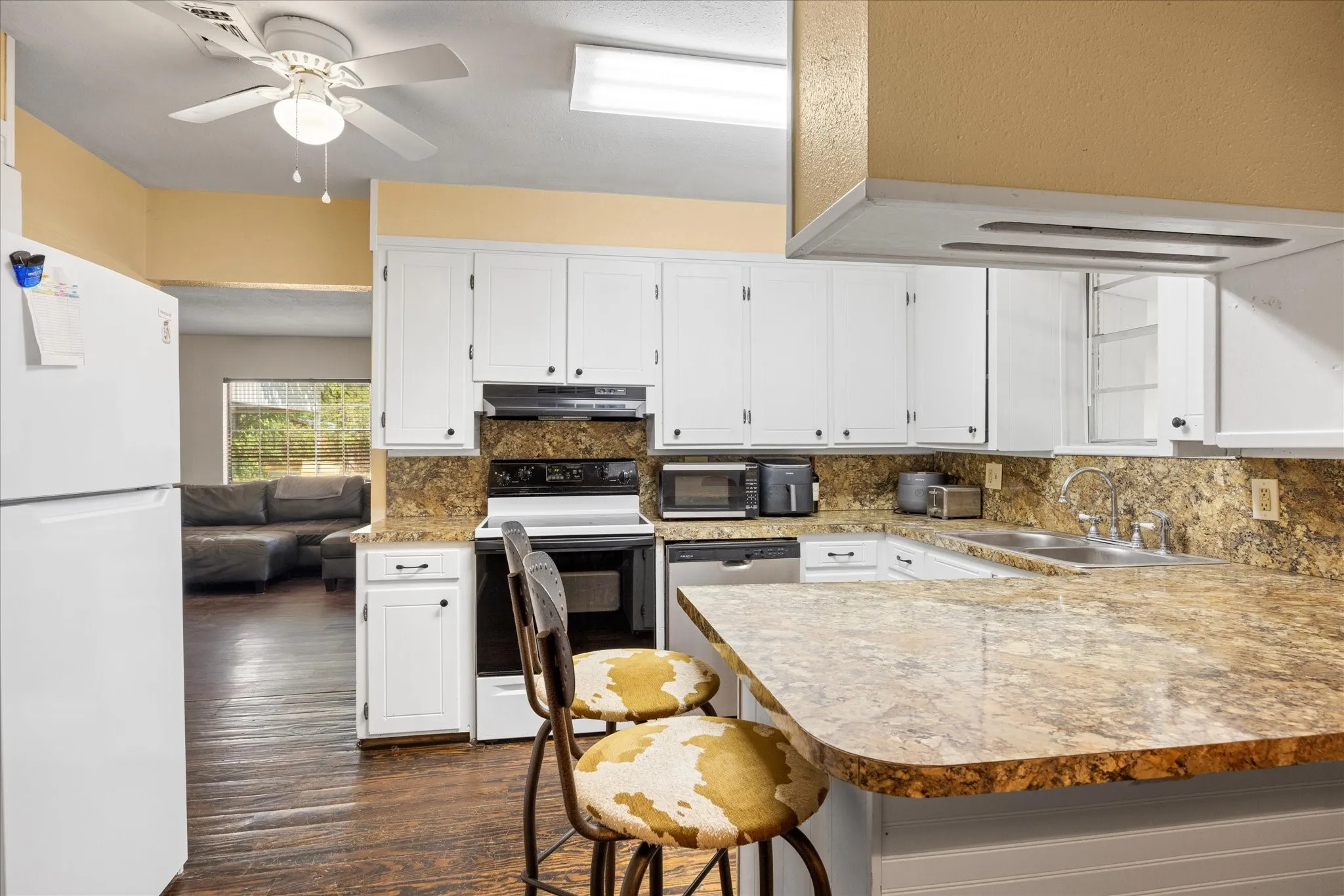 Farm For Sale in Erath County , B12354 W Fm 8, Stephenville, Texas 76401, 3 Bedroom, 2 Bathroom, Garage spaces, 1,738 Sqft, built in 1930, mls#21387439, Real Estate Agent in Stephenville, Homes For Sale in Erath county, Homes For Sale in Stephenville, Realtor in Stephenville Texas, Real Estate Brokerage Independent Realty Texas, Luminita Cordes Realtor