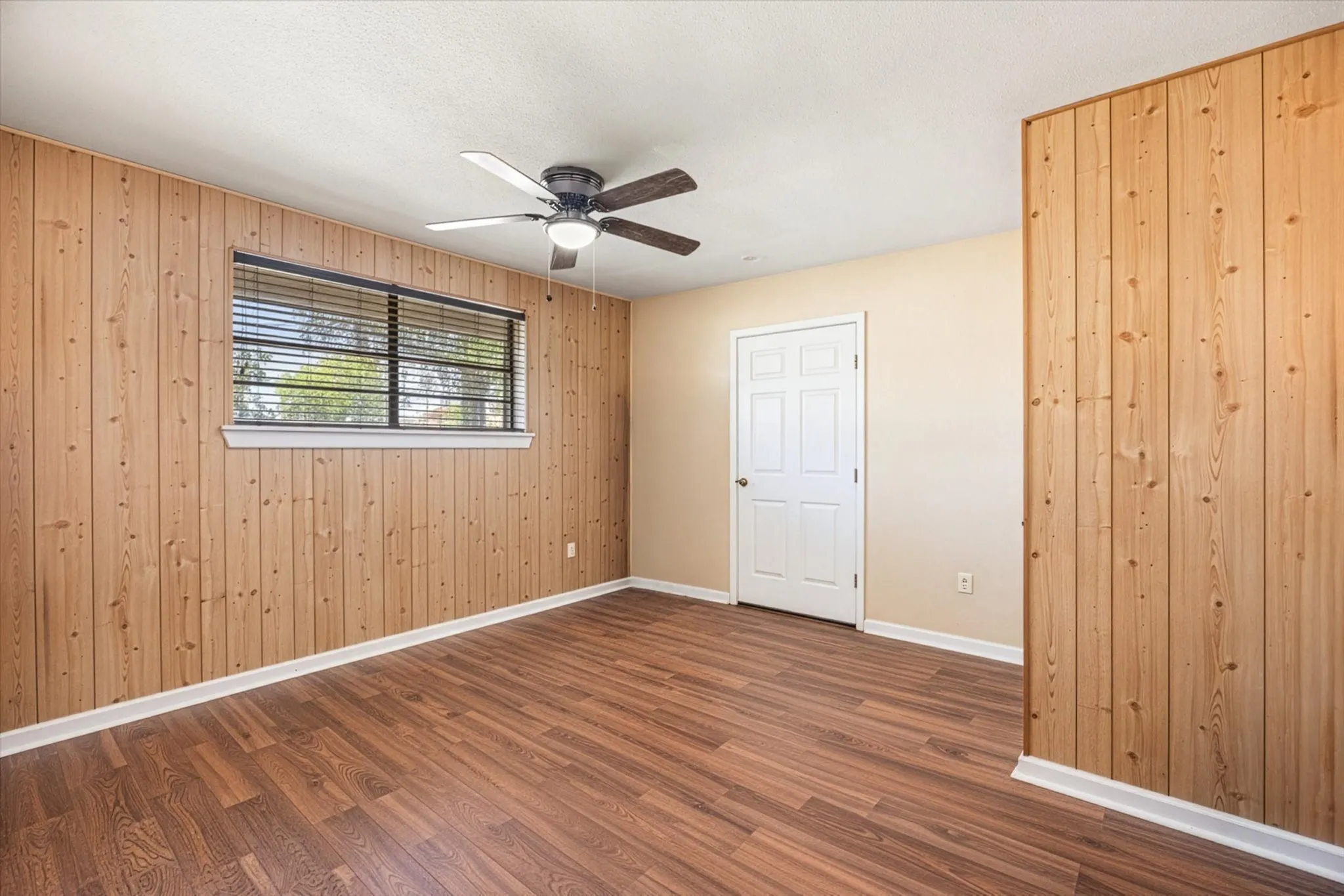 Farm For Sale in Erath County , B12354 W Fm 8, Stephenville, Texas 76401, 3 Bedroom, 2 Bathroom, Garage spaces, 1,738 Sqft, built in 1930, mls#21387439, Real Estate Agent in Stephenville, Homes For Sale in Erath county, Homes For Sale in Stephenville, Realtor in Stephenville Texas, Real Estate Brokerage Independent Realty Texas, Luminita Cordes Realtor