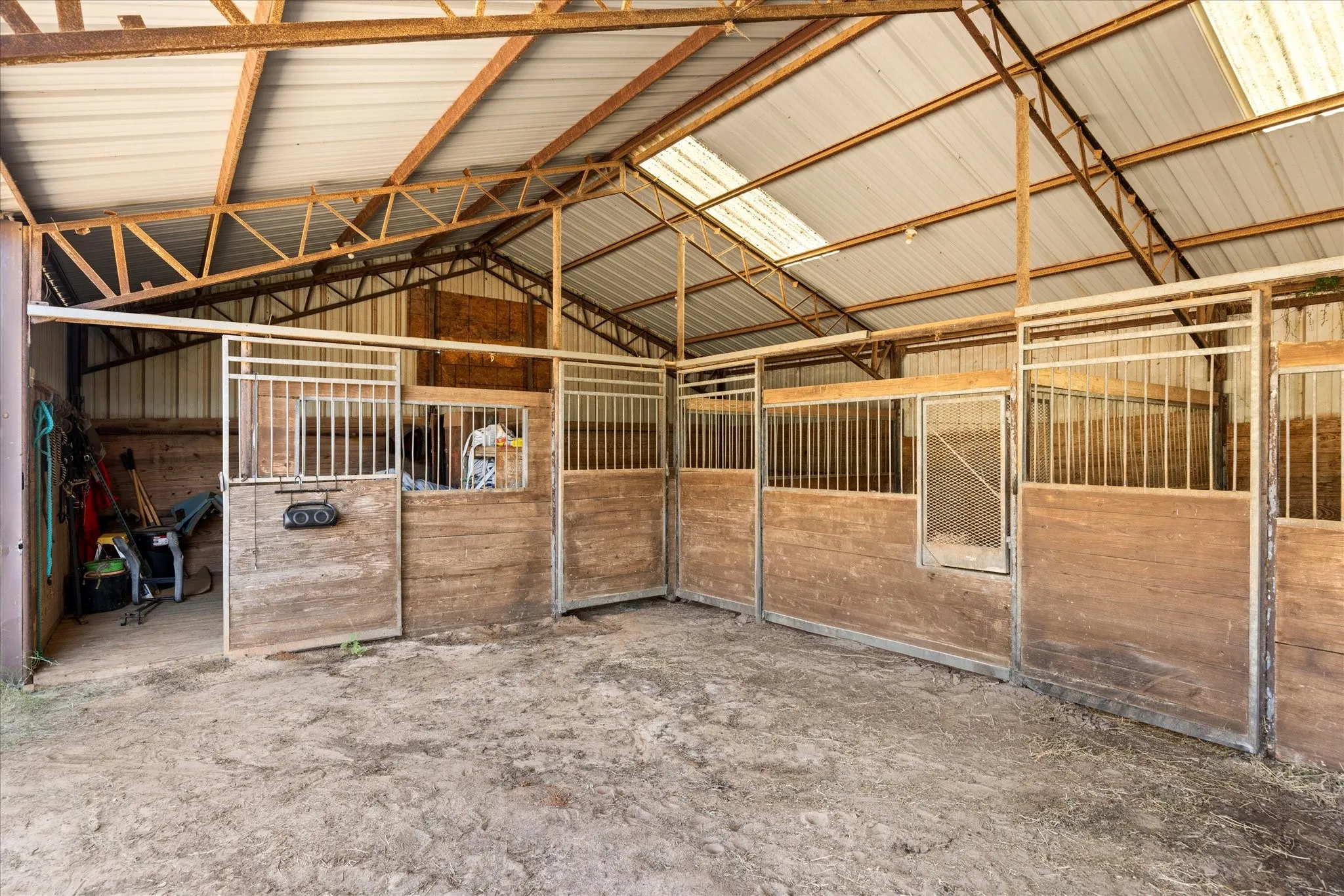Farm For Sale in Erath County , B12354 W Fm 8, Stephenville, Texas 76401, 3 Bedroom, 2 Bathroom, Garage spaces, 1,738 Sqft, built in 1930, mls#21387439, Real Estate Agent in Stephenville, Homes For Sale in Erath county, Homes For Sale in Stephenville, Realtor in Stephenville Texas, Real Estate Brokerage Independent Realty Texas, Luminita Cordes Realtor