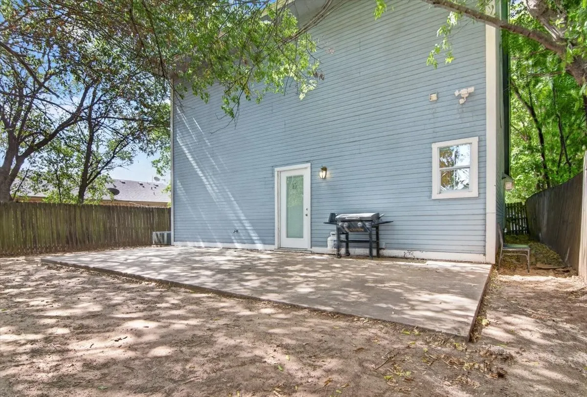 Single Family Residence For Sale in Mc Lennan County , 1920 S 15th Street, Waco, Texas 76706, 5 Bedroom, 6 Bathroom, Garage spaces, 2,624 Sqft, built in 2007, mls#21357808, Real Estate Agent in Waco, Homes For Sale in Mc Lennan county, Homes For Sale in Waco, Realtor in Waco Texas, Real Estate Brokerage Independent Realty Texas, Luminita Cordes Realtor