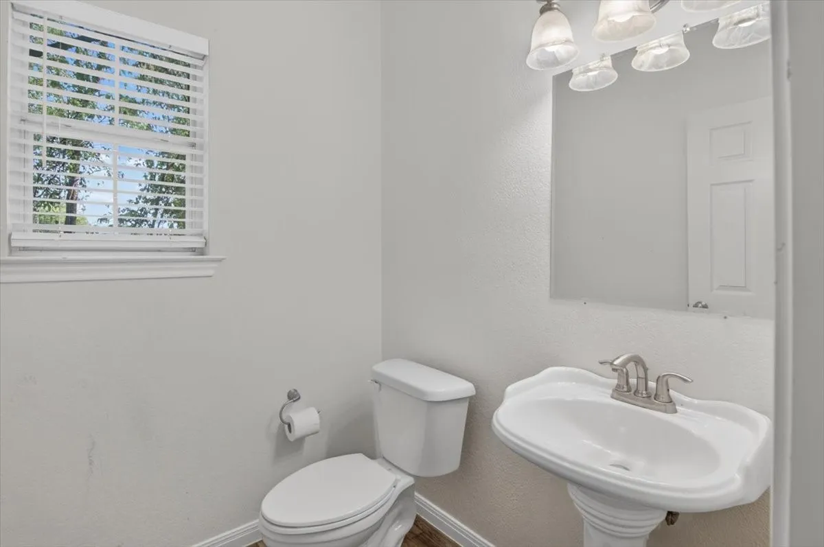 Single Family Residence For Sale in Mc Lennan County , 1920 S 15th Street, Waco, Texas 76706, 5 Bedroom, 6 Bathroom, Garage spaces, 2,624 Sqft, built in 2007, mls#21357808, Real Estate Agent in Waco, Homes For Sale in Mc Lennan county, Homes For Sale in Waco, Realtor in Waco Texas, Real Estate Brokerage Independent Realty Texas, Luminita Cordes Realtor