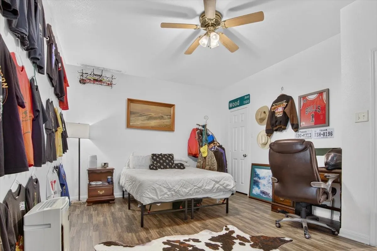 Single Family Residence For Sale in Mc Lennan County , 1920 S 15th Street, Waco, Texas 76706, 5 Bedroom, 6 Bathroom, Garage spaces, 2,624 Sqft, built in 2007, mls#21357808, Real Estate Agent in Waco, Homes For Sale in Mc Lennan county, Homes For Sale in Waco, Realtor in Waco Texas, Real Estate Brokerage Independent Realty Texas, Luminita Cordes Realtor