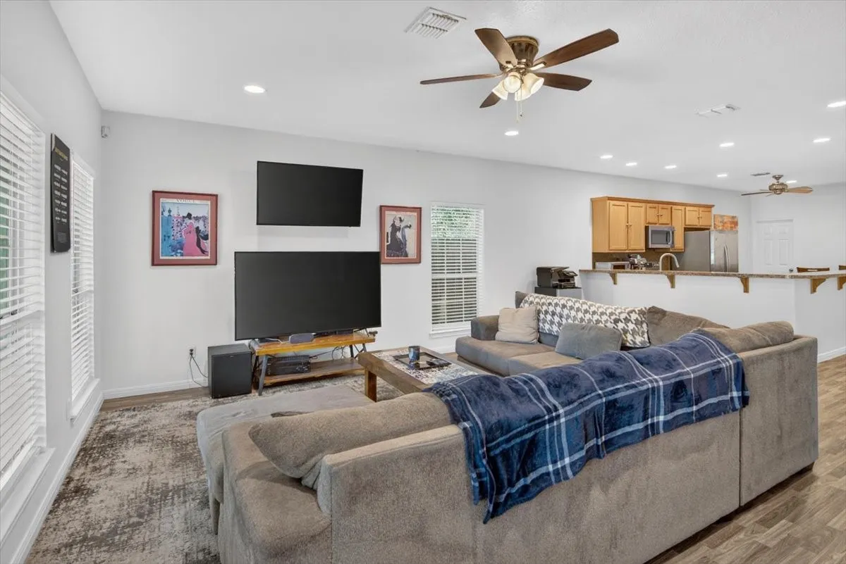 Single Family Residence For Sale in Mc Lennan County , 1920 S 15th Street, Waco, Texas 76706, 5 Bedroom, 6 Bathroom, Garage spaces, 2,624 Sqft, built in 2007, mls#21357808, Real Estate Agent in Waco, Homes For Sale in Mc Lennan county, Homes For Sale in Waco, Realtor in Waco Texas, Real Estate Brokerage Independent Realty Texas, Luminita Cordes Realtor