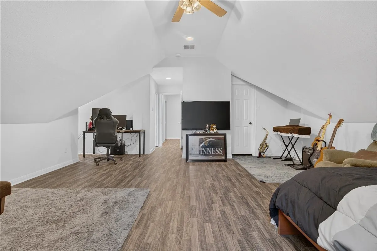 Single Family Residence For Sale in Mc Lennan County , 1920 S 15th Street, Waco, Texas 76706, 5 Bedroom, 6 Bathroom, Garage spaces, 2,624 Sqft, built in 2007, mls#21357808, Real Estate Agent in Waco, Homes For Sale in Mc Lennan county, Homes For Sale in Waco, Realtor in Waco Texas, Real Estate Brokerage Independent Realty Texas, Luminita Cordes Realtor
