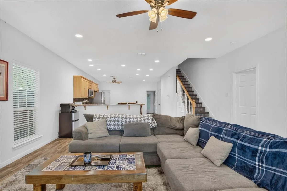 Single Family Residence For Sale in Mc Lennan County , 1920 S 15th Street, Waco, Texas 76706, 5 Bedroom, 6 Bathroom, Garage spaces, 2,624 Sqft, built in 2007, mls#21357808, Real Estate Agent in Waco, Homes For Sale in Mc Lennan county, Homes For Sale in Waco, Realtor in Waco Texas, Real Estate Brokerage Independent Realty Texas, Luminita Cordes Realtor