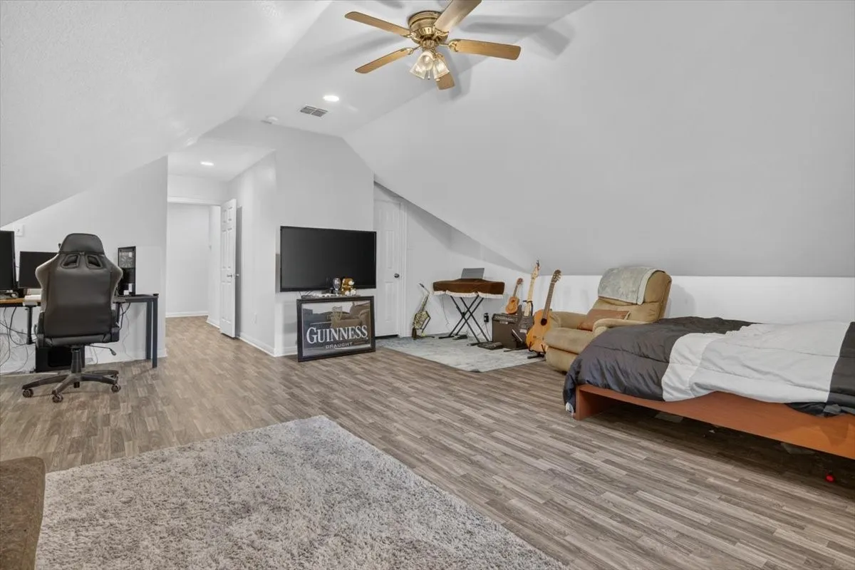 Single Family Residence For Sale in Mc Lennan County , 1920 S 15th Street, Waco, Texas 76706, 5 Bedroom, 6 Bathroom, Garage spaces, 2,624 Sqft, built in 2007, mls#21357808, Real Estate Agent in Waco, Homes For Sale in Mc Lennan county, Homes For Sale in Waco, Realtor in Waco Texas, Real Estate Brokerage Independent Realty Texas, Luminita Cordes Realtor