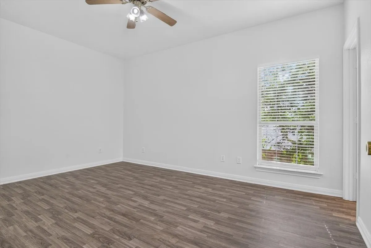 Single Family Residence For Sale in Mc Lennan County , 1920 S 15th Street, Waco, Texas 76706, 5 Bedroom, 6 Bathroom, Garage spaces, 2,624 Sqft, built in 2007, mls#21357808, Real Estate Agent in Waco, Homes For Sale in Mc Lennan county, Homes For Sale in Waco, Realtor in Waco Texas, Real Estate Brokerage Independent Realty Texas, Luminita Cordes Realtor