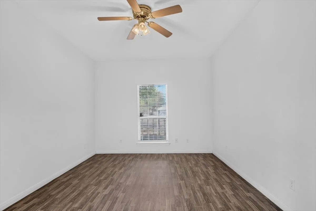 Single Family Residence For Sale in Mc Lennan County , 1920 S 15th Street, Waco, Texas 76706, 5 Bedroom, 6 Bathroom, Garage spaces, 2,624 Sqft, built in 2007, mls#21357808, Real Estate Agent in Waco, Homes For Sale in Mc Lennan county, Homes For Sale in Waco, Realtor in Waco Texas, Real Estate Brokerage Independent Realty Texas, Luminita Cordes Realtor