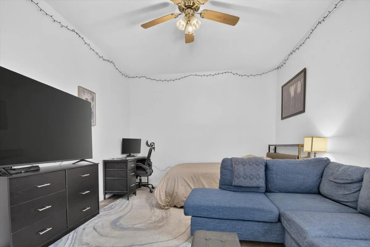 Single Family Residence For Sale in Mc Lennan County , 1920 S 15th Street, Waco, Texas 76706, 5 Bedroom, 6 Bathroom, Garage spaces, 2,624 Sqft, built in 2007, mls#21357808, Real Estate Agent in Waco, Homes For Sale in Mc Lennan county, Homes For Sale in Waco, Realtor in Waco Texas, Real Estate Brokerage Independent Realty Texas, Luminita Cordes Realtor