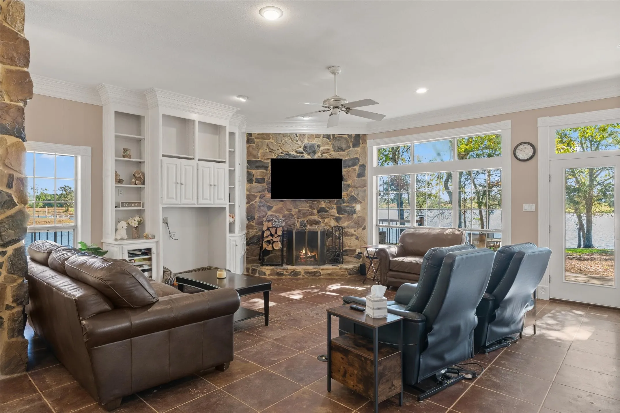 Single Family Residence For Sale in Van Zandt County , 1551 VZ County Road, Grand Saline, Texas 75140, 4 Bedroom, 3 Bathroom, 2 Garage spaces, 3,708 Sqft, built in 1996, mls#21388510, Real Estate Agent in Grand Saline, Homes For Sale in Van Zandt county, Homes For Sale in Grand Saline, Realtor in Grand Saline Texas, Real Estate Brokerage Independent Realty Texas, Luminita Cordes Realtor