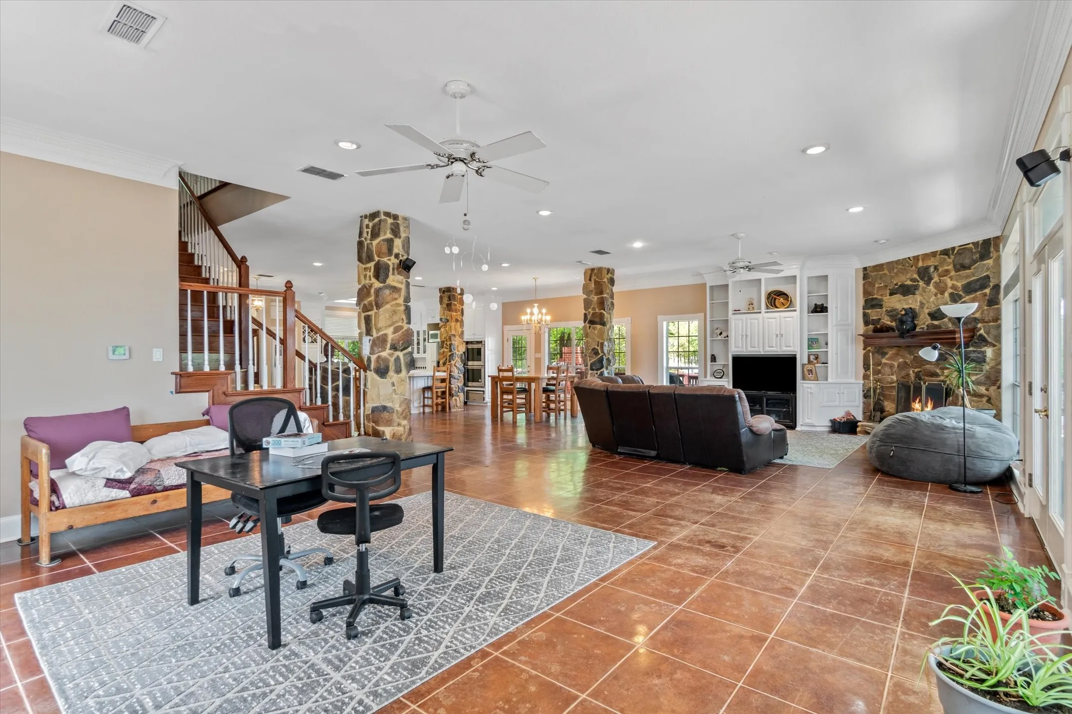 Single Family Residence For Sale in Van Zandt County , 1551 VZ County Road, Grand Saline, Texas 75140, 4 Bedroom, 3 Bathroom, 2 Garage spaces, 3,708 Sqft, built in 1996, mls#21388510, Real Estate Agent in Grand Saline, Homes For Sale in Van Zandt county, Homes For Sale in Grand Saline, Realtor in Grand Saline Texas, Real Estate Brokerage Independent Realty Texas, Luminita Cordes Realtor