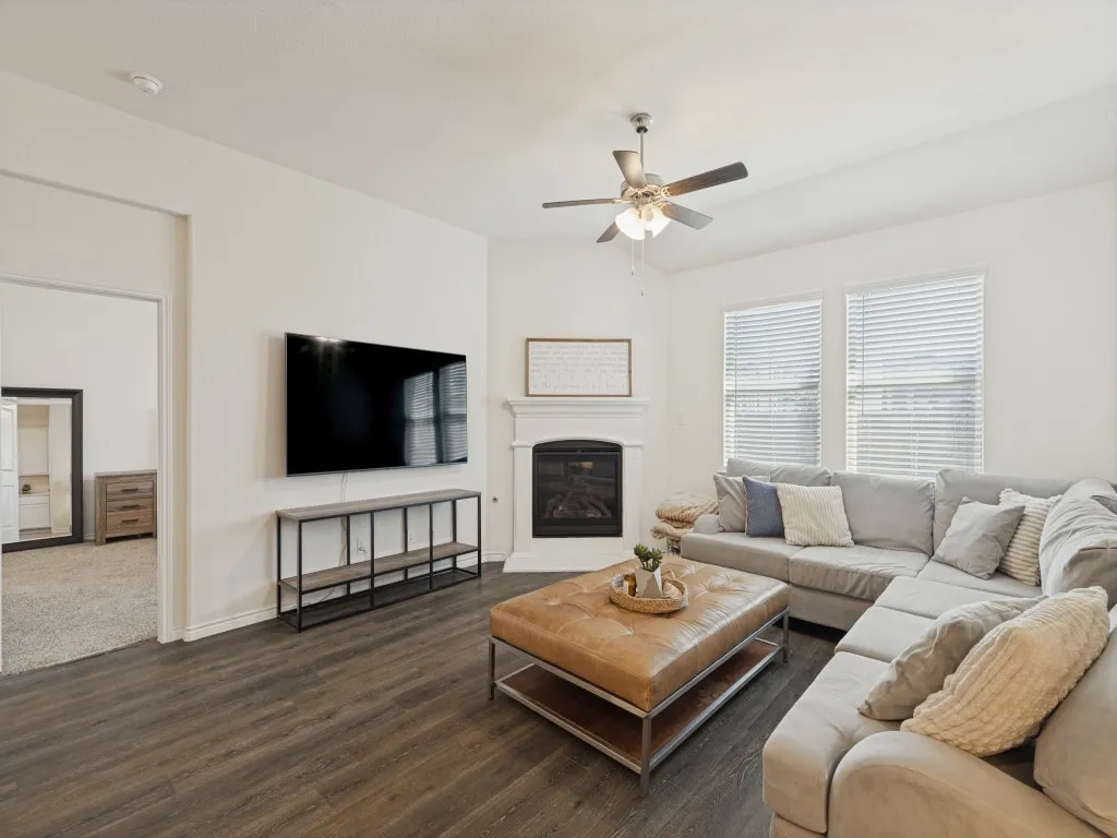 Single Family Residence For Sale in Collin County , 312 Penn Street, Anna, Texas 75409, 3 Bedroom, 2 Bathroom, 2 Garage spaces, 1,783 Sqft, built in 2022, mls#21388272, Real Estate Agent in Anna, Homes For Sale in Collin county, Homes For Sale in Anna, Realtor in Anna Texas, Real Estate Brokerage Independent Realty Texas, Luminita Cordes Realtor