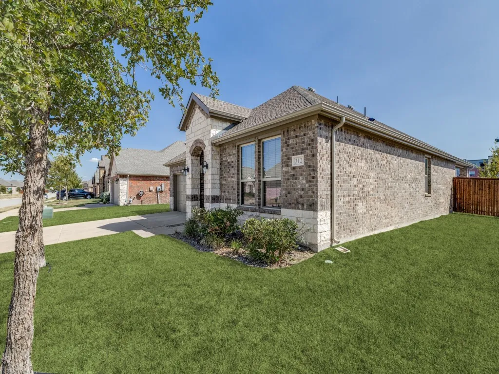 Single Family Residence For Sale in Collin County , 312 Penn Street, Anna, Texas 75409, 3 Bedroom, 2 Bathroom, 2 Garage spaces, 1,783 Sqft, built in 2022, mls#21388272, Real Estate Agent in Anna, Homes For Sale in Collin county, Homes For Sale in Anna, Realtor in Anna Texas, Real Estate Brokerage Independent Realty Texas, Luminita Cordes Realtor
